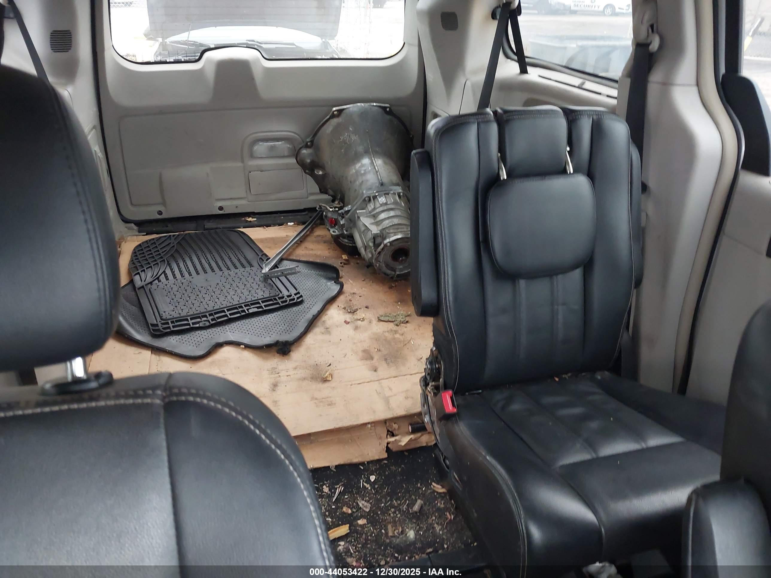 CHRYSLER TOWN image 8