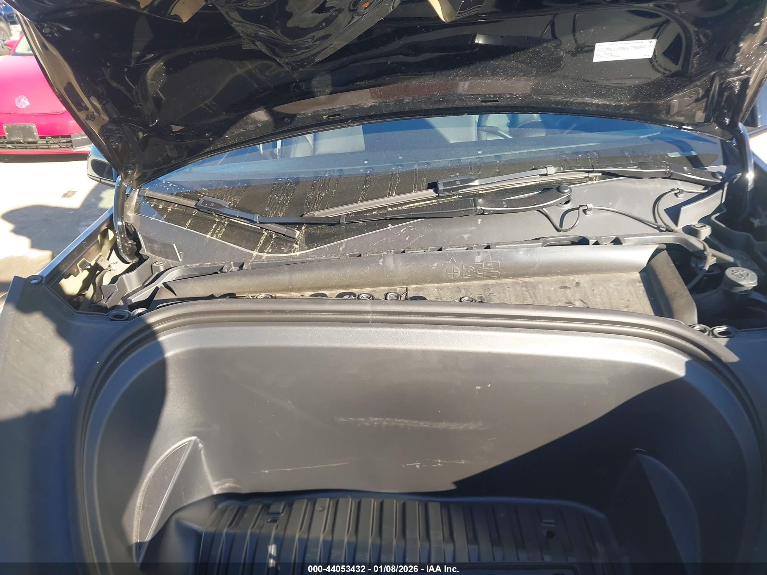 TESLA MODEL image 10
