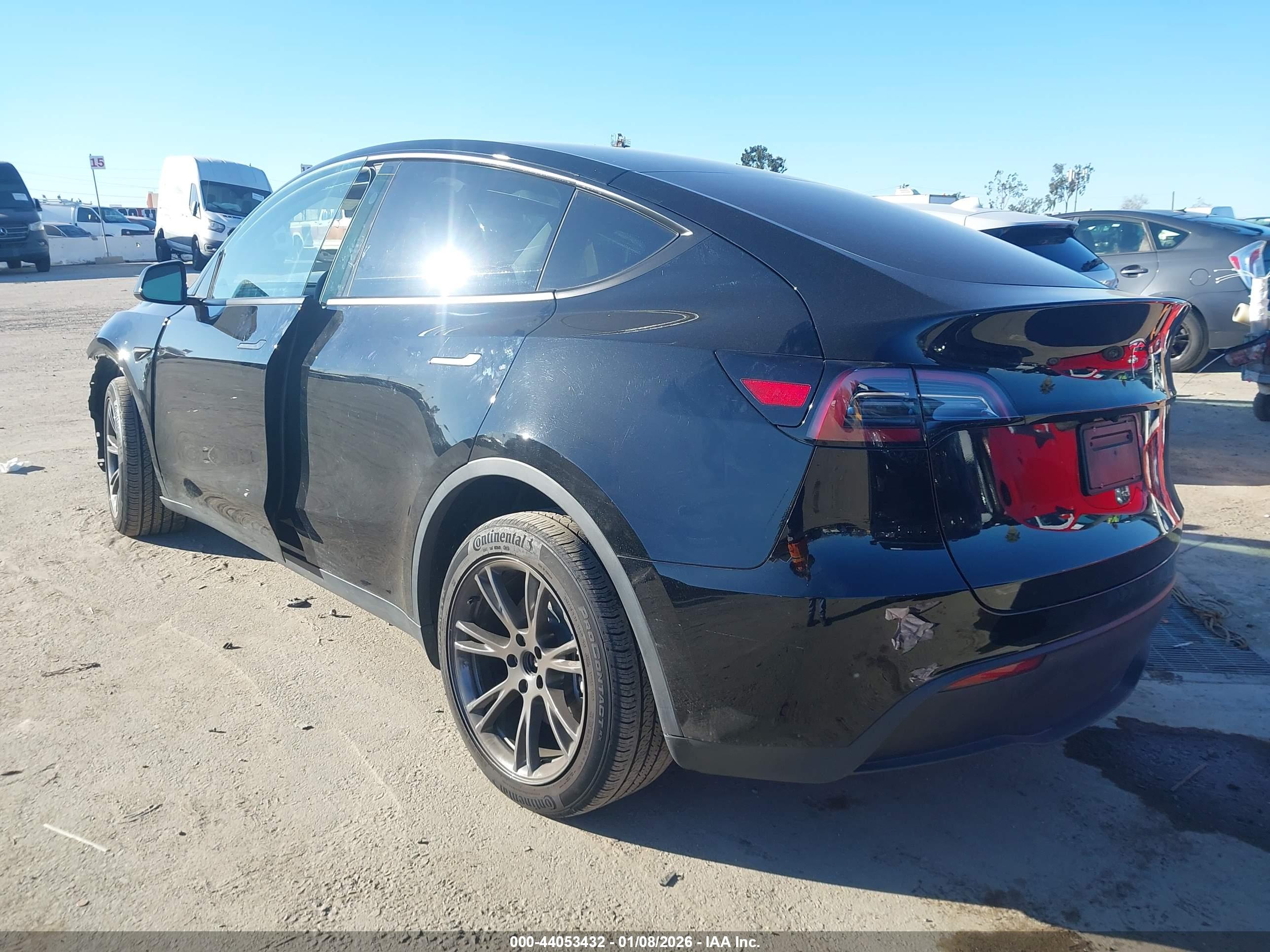 TESLA MODEL image 3