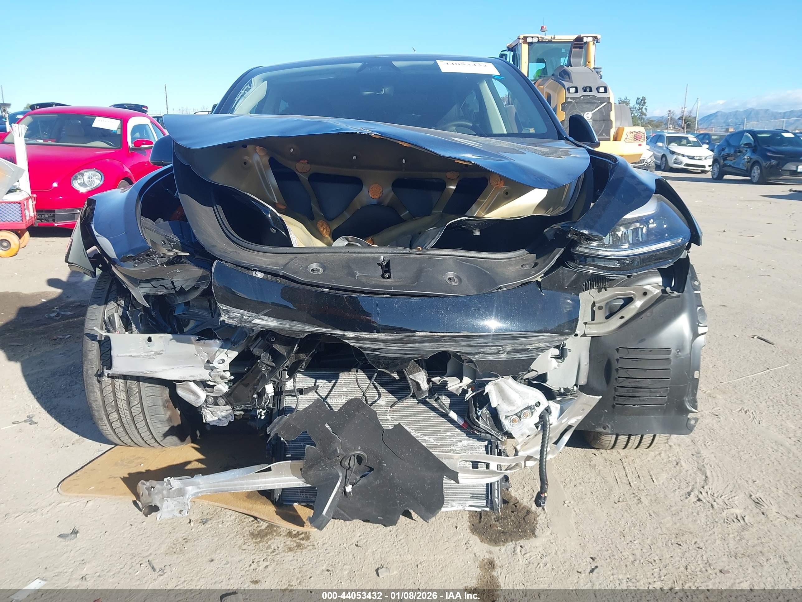 TESLA MODEL image 6
