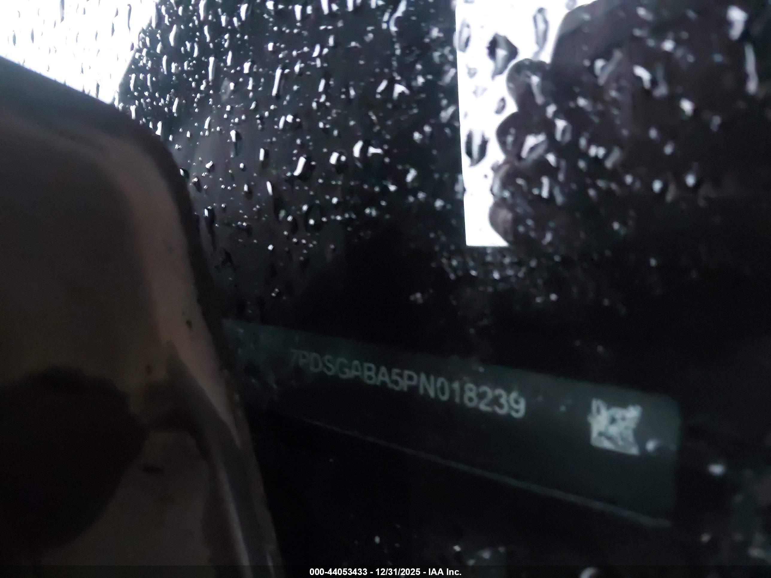 RIVIAN R1S image 9