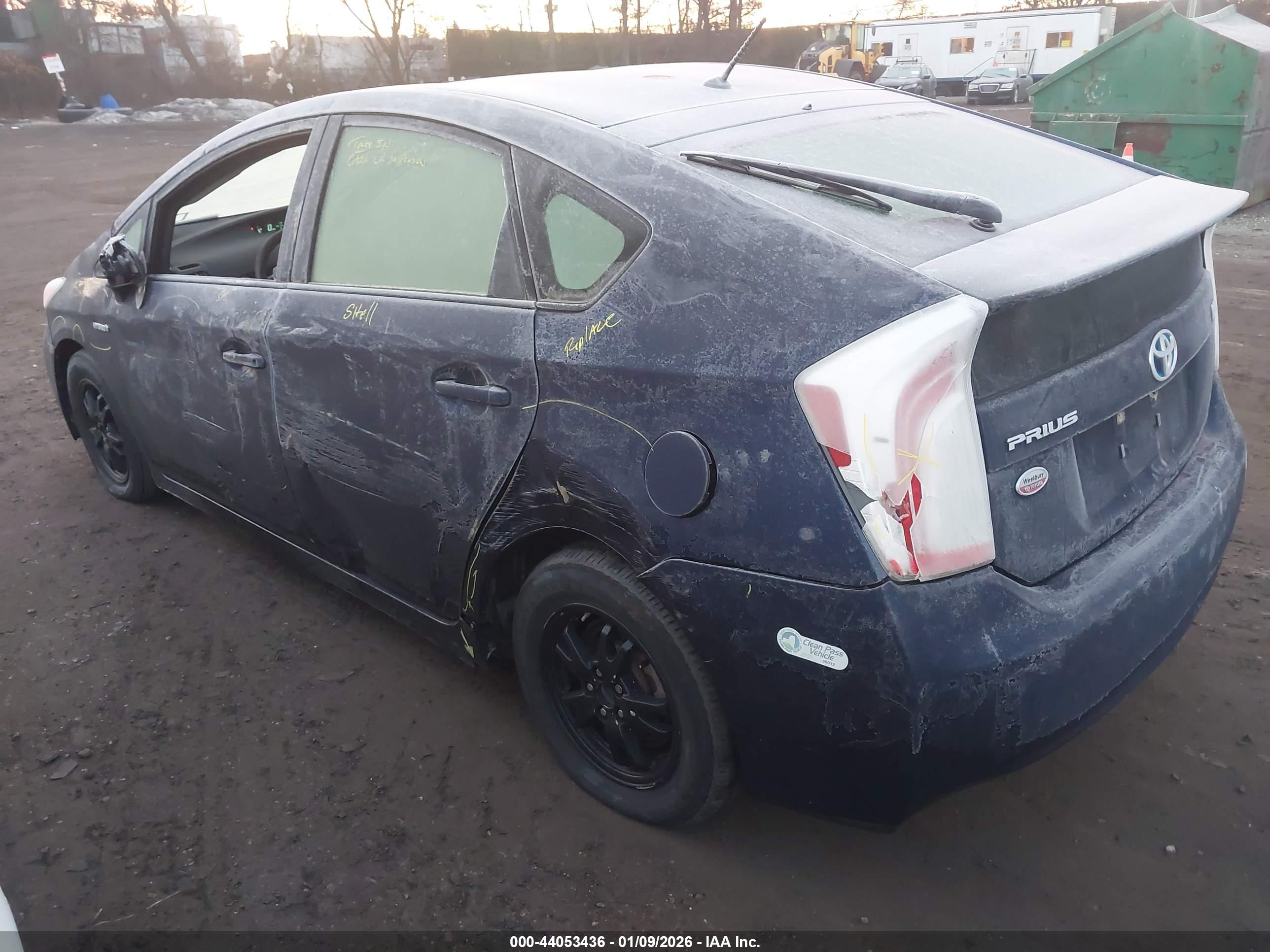 TOYOTA PRIUS image 3