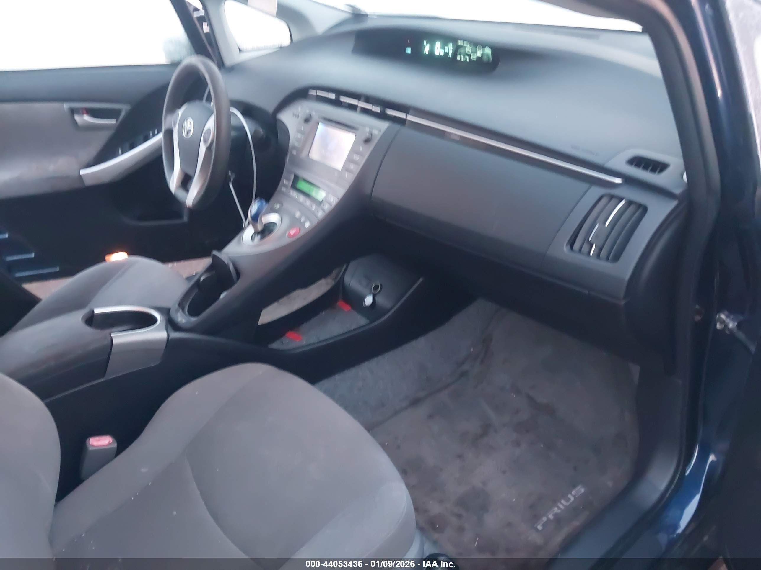 TOYOTA PRIUS image 5