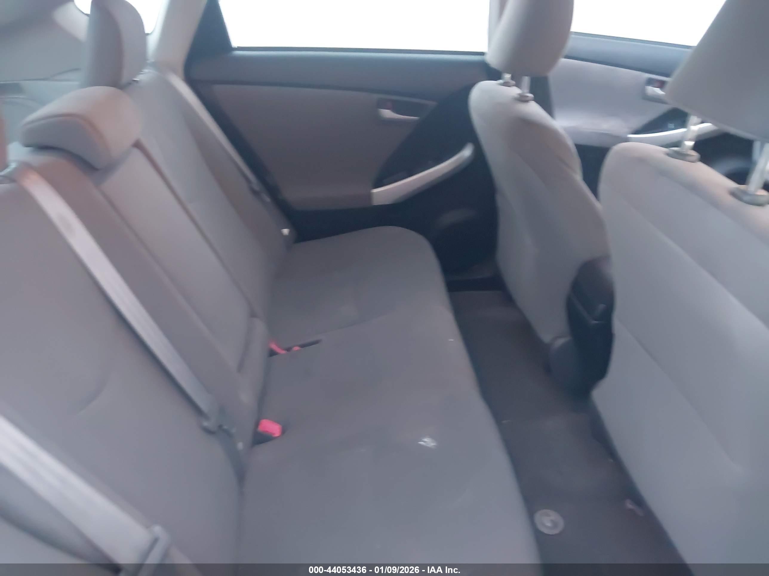 TOYOTA PRIUS image 8