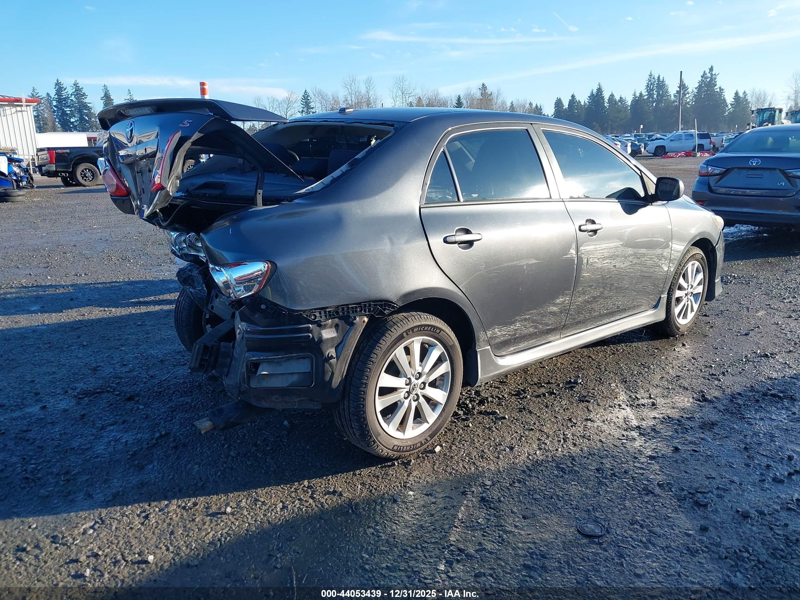 TOYOTA COROLLA image 4