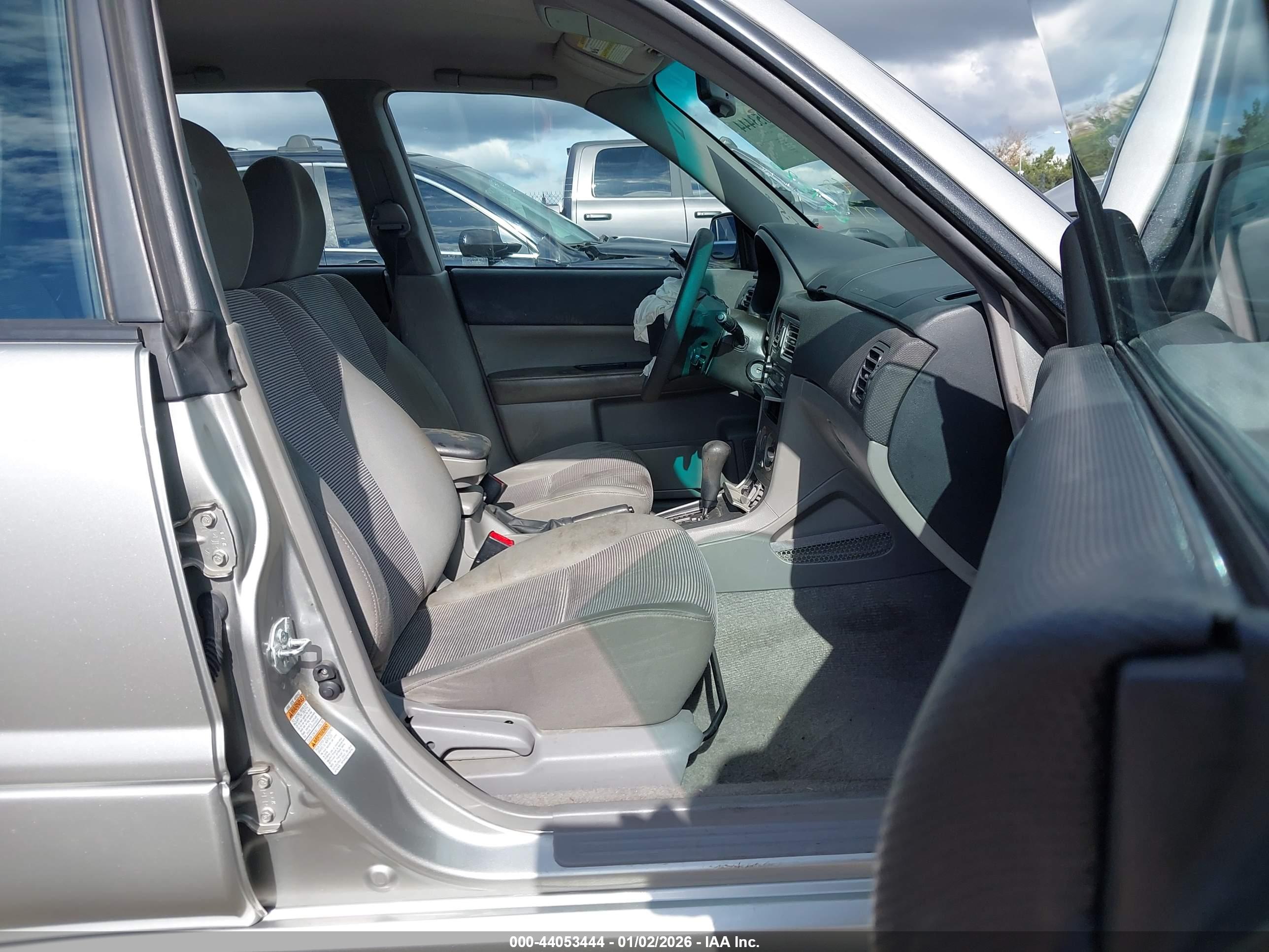 SUBARU FORESTER image 5