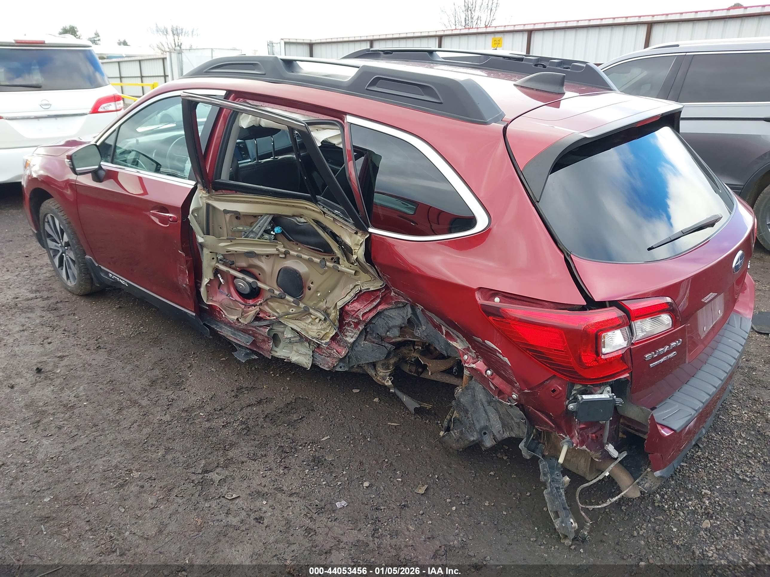 SUBARU OUTBACK image 3