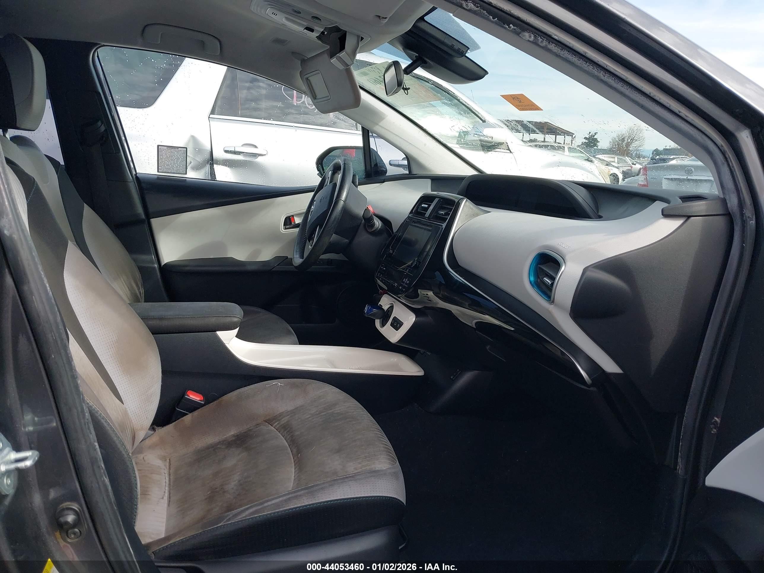 TOYOTA PRIUS image 5
