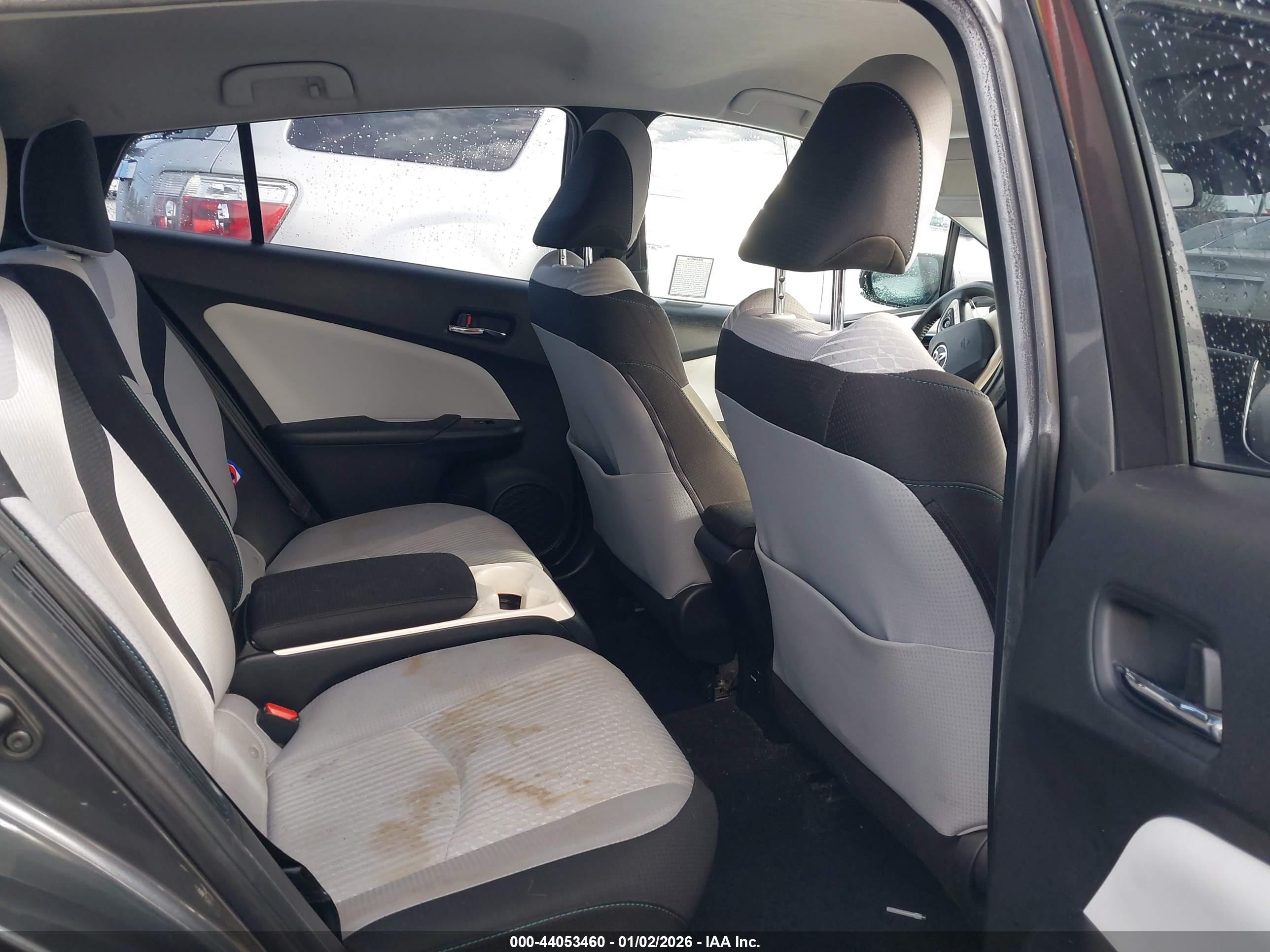 TOYOTA PRIUS image 8
