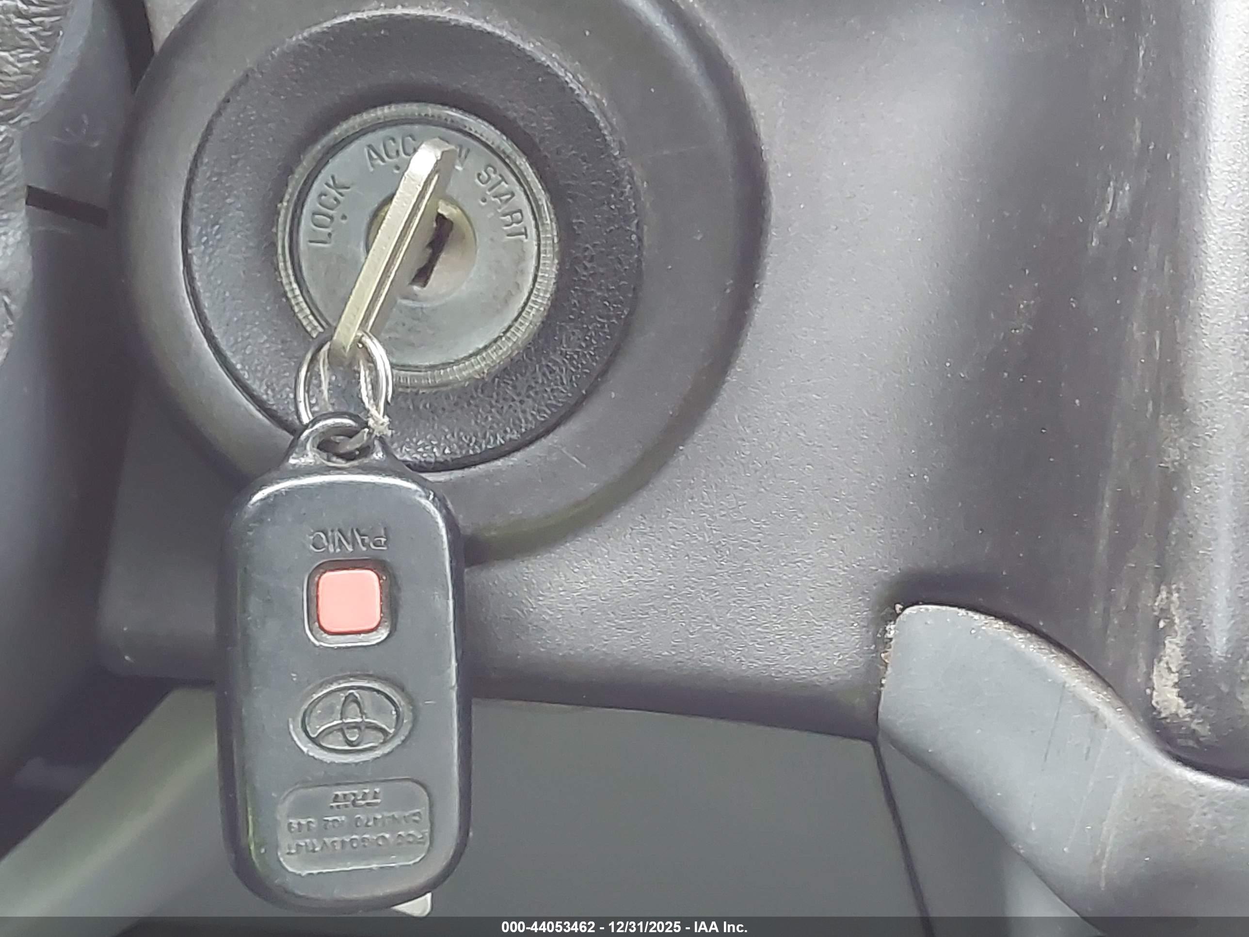 TOYOTA SIENNA image 11