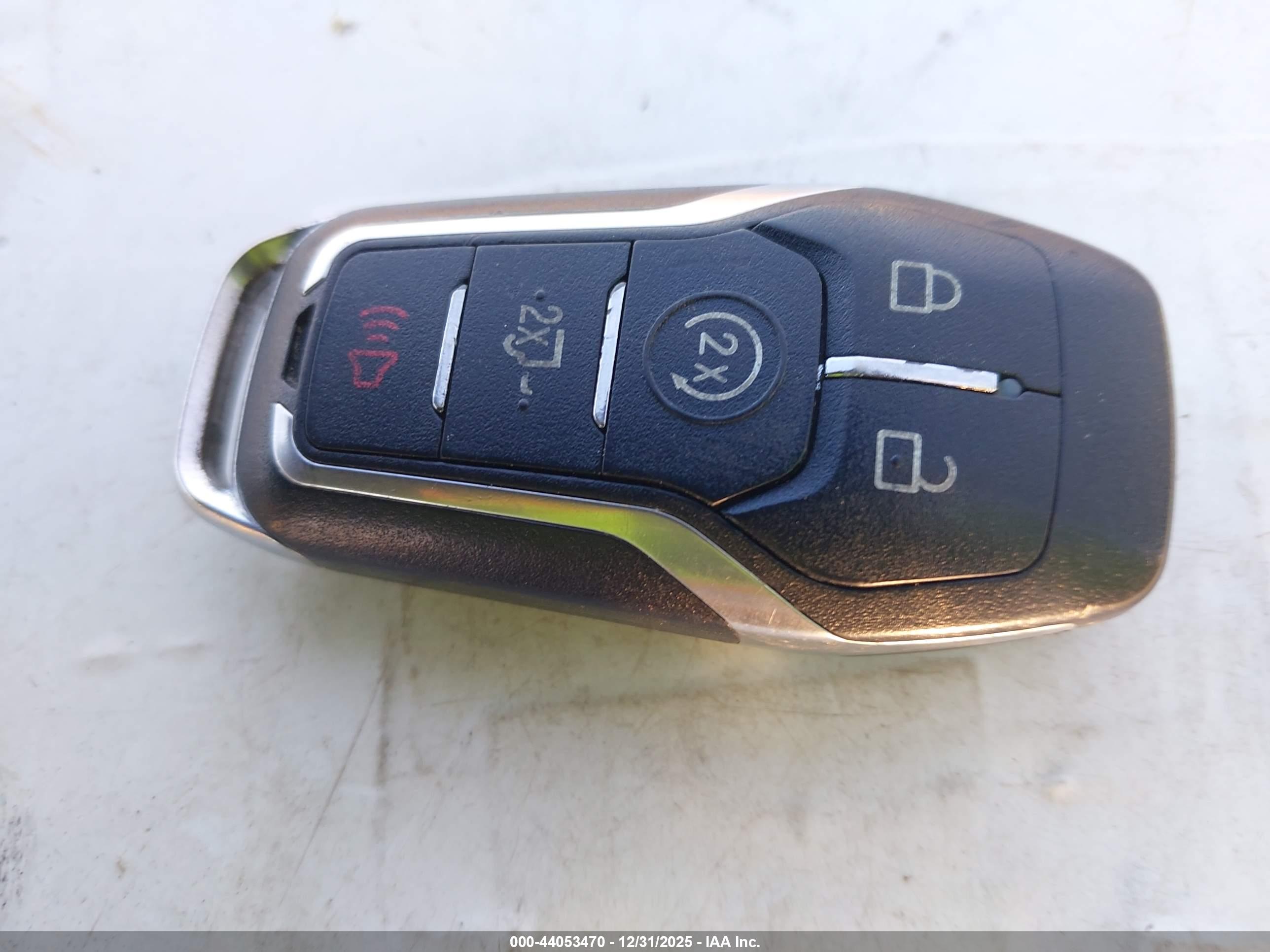 FORD FUSION image 11
