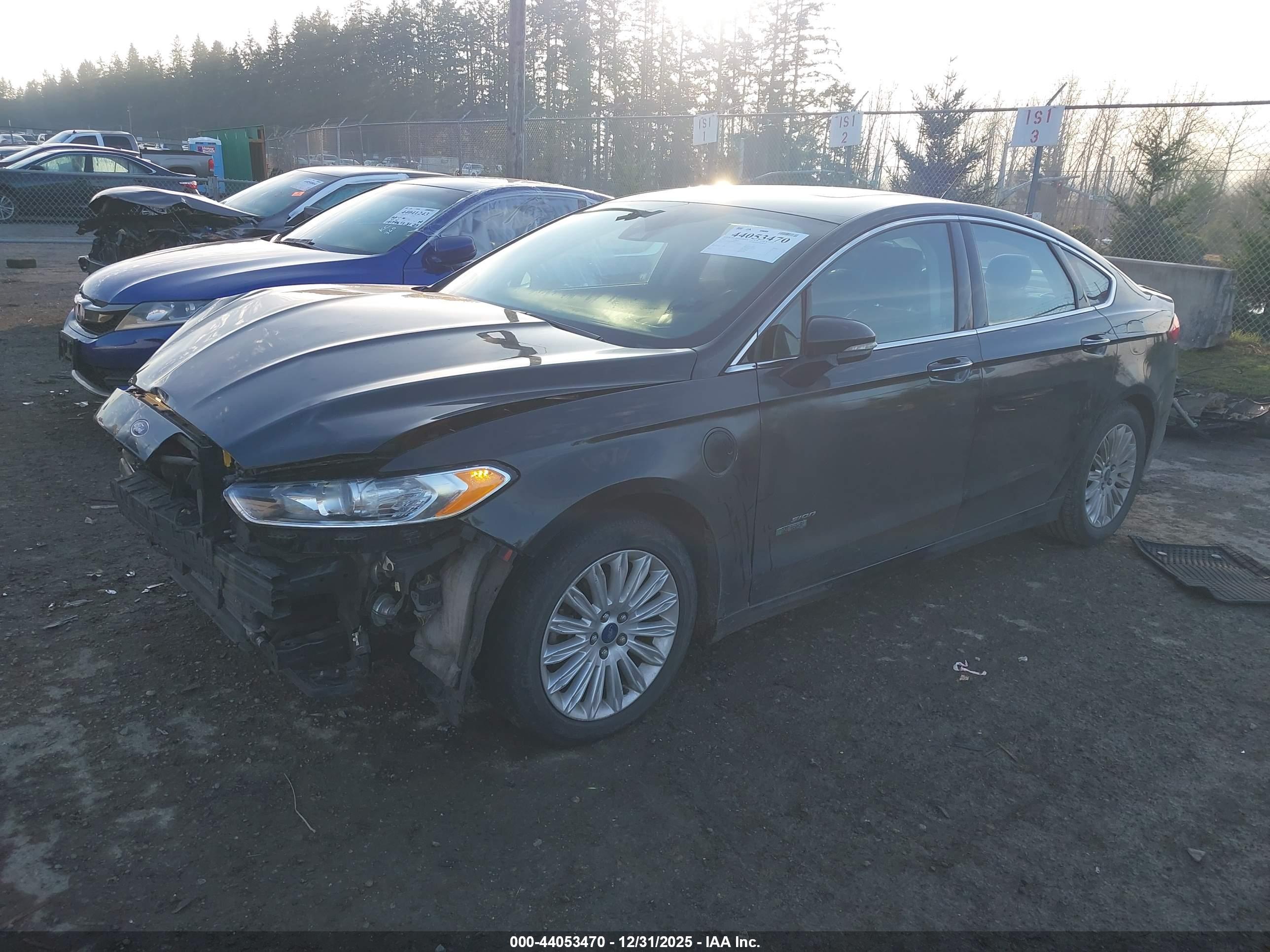 FORD FUSION image 2