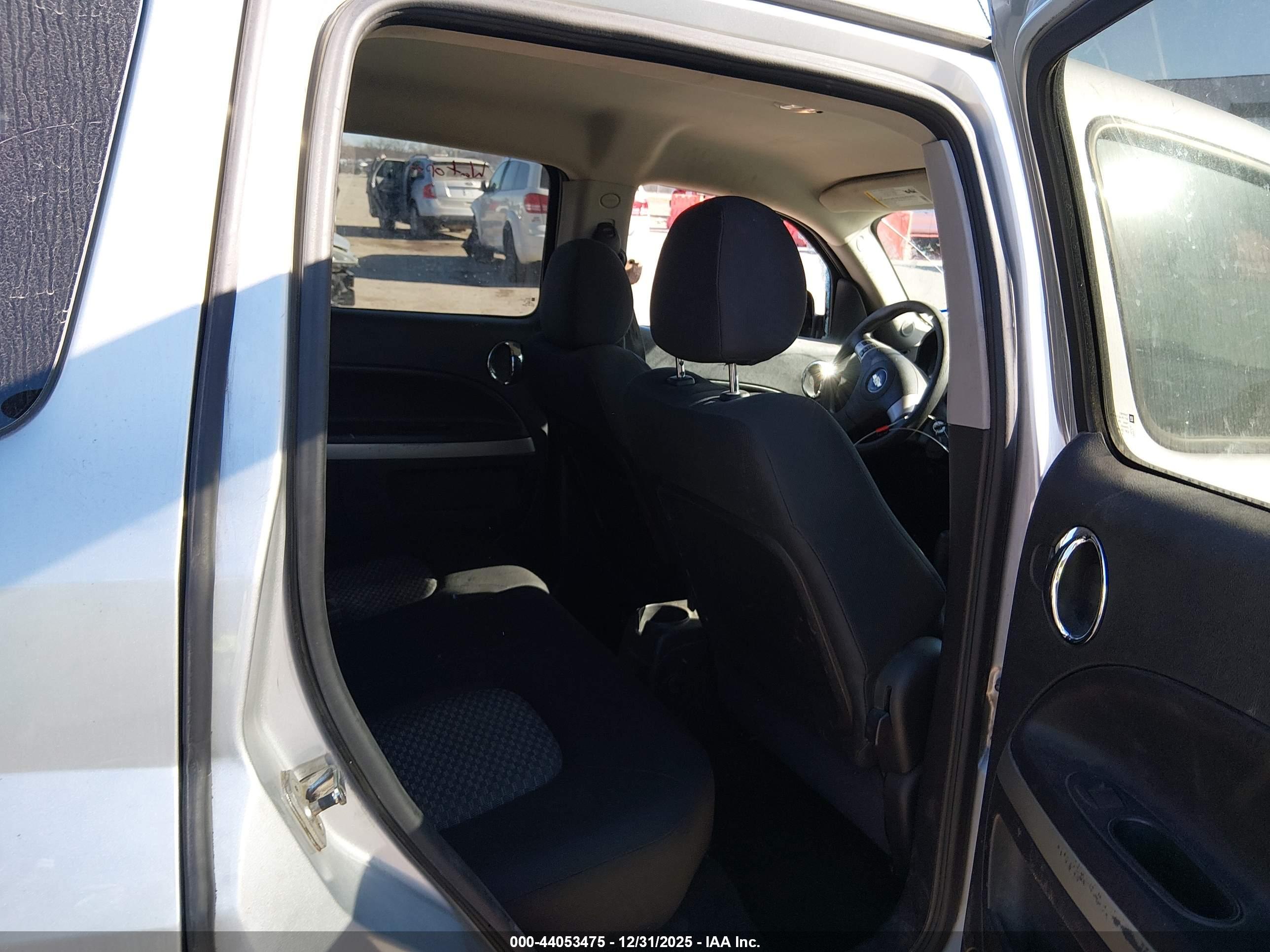 CHEVROLET HHR image 8