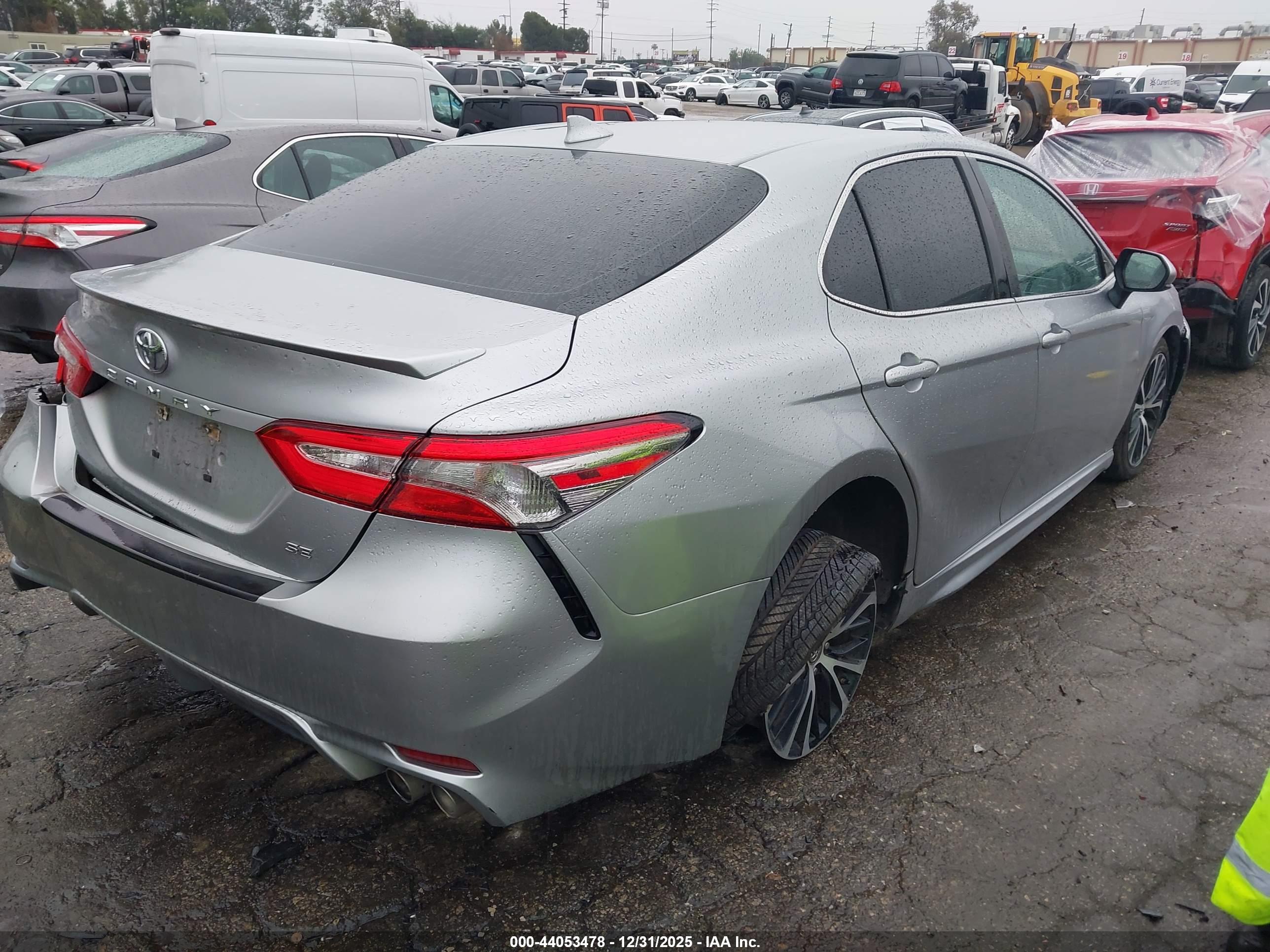 TOYOTA CAMRY image 4