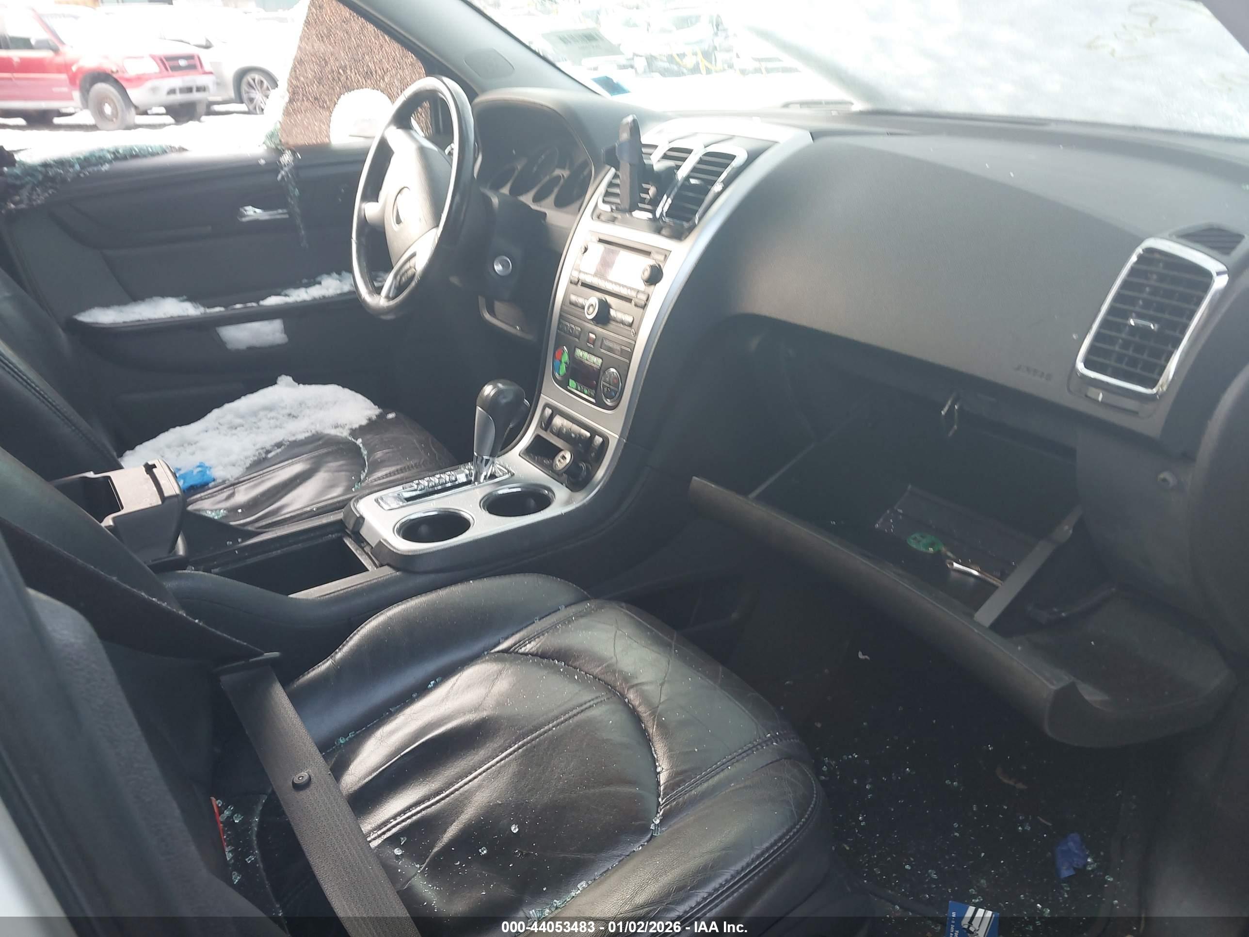 GMC ACADIA image 5