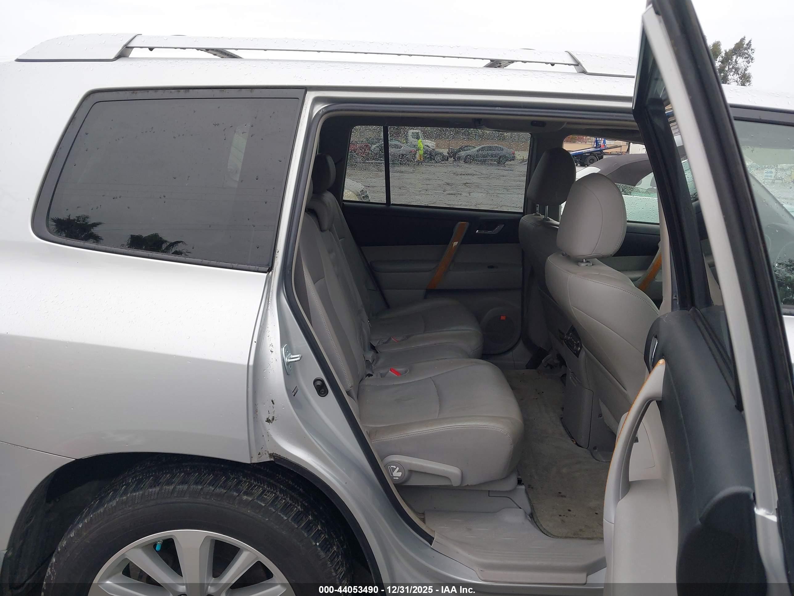 TOYOTA HIGHLANDER image 8