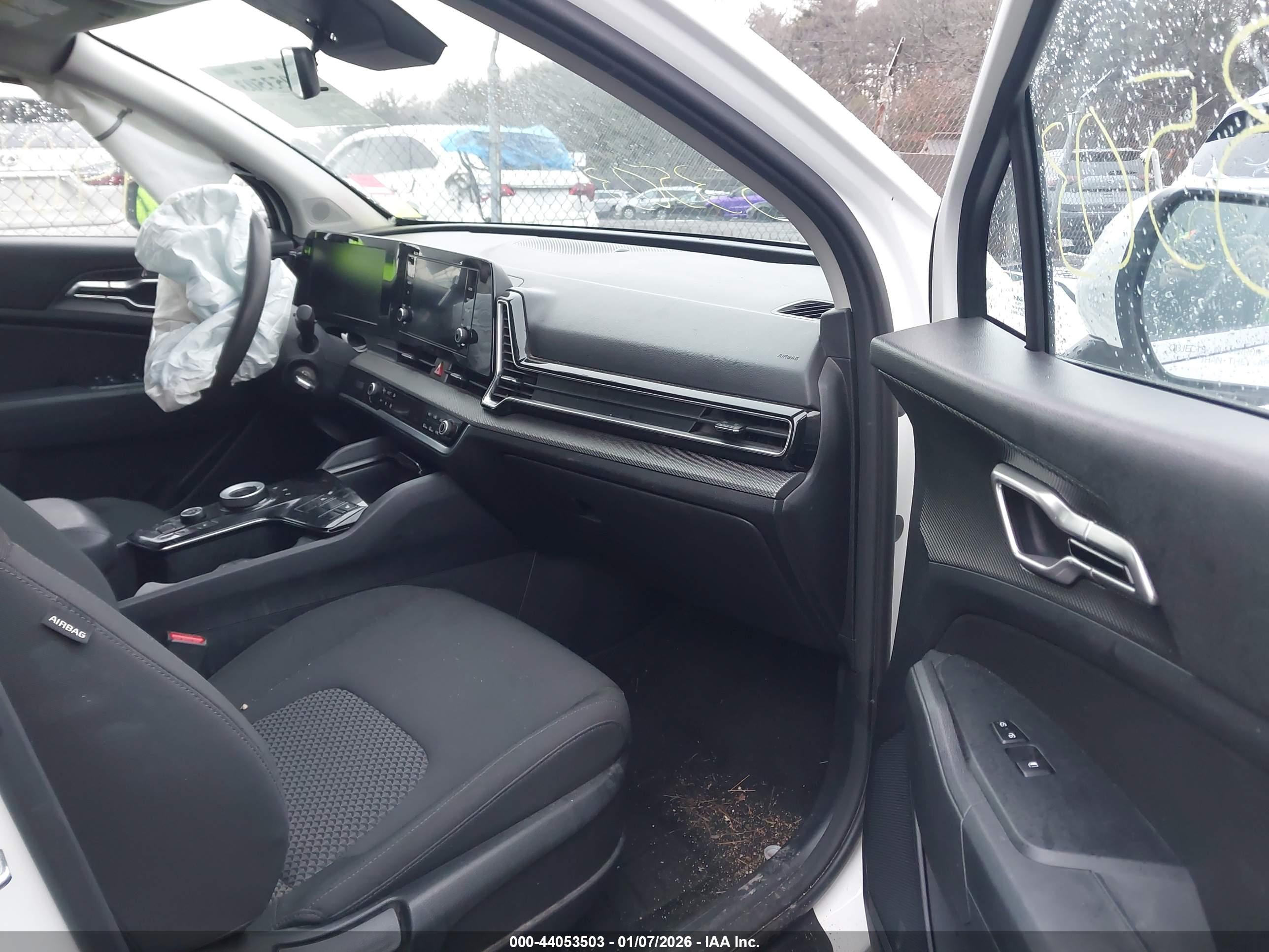 KIA SPORTAGE image 5
