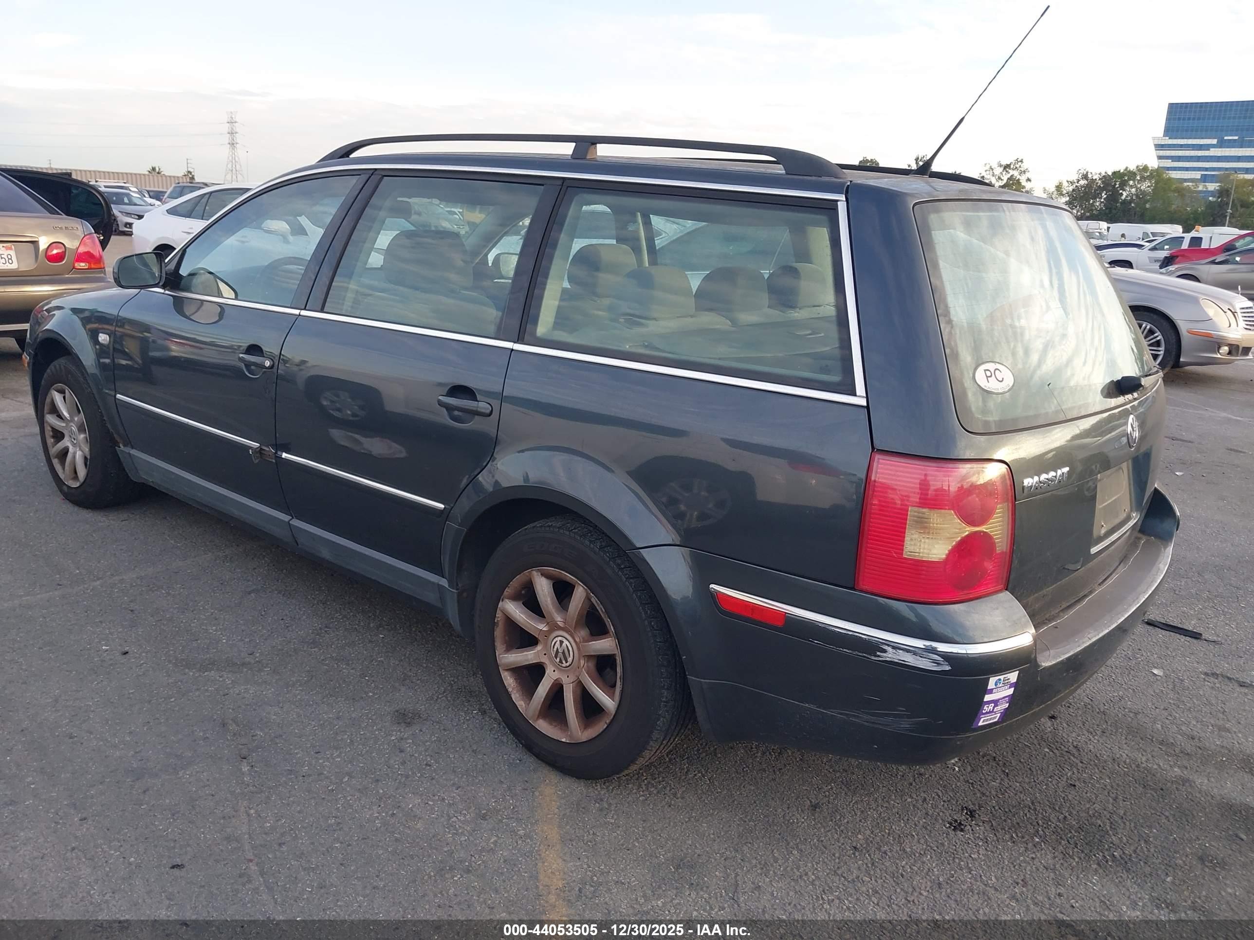 VOLKSWAGEN PASSAT image 3