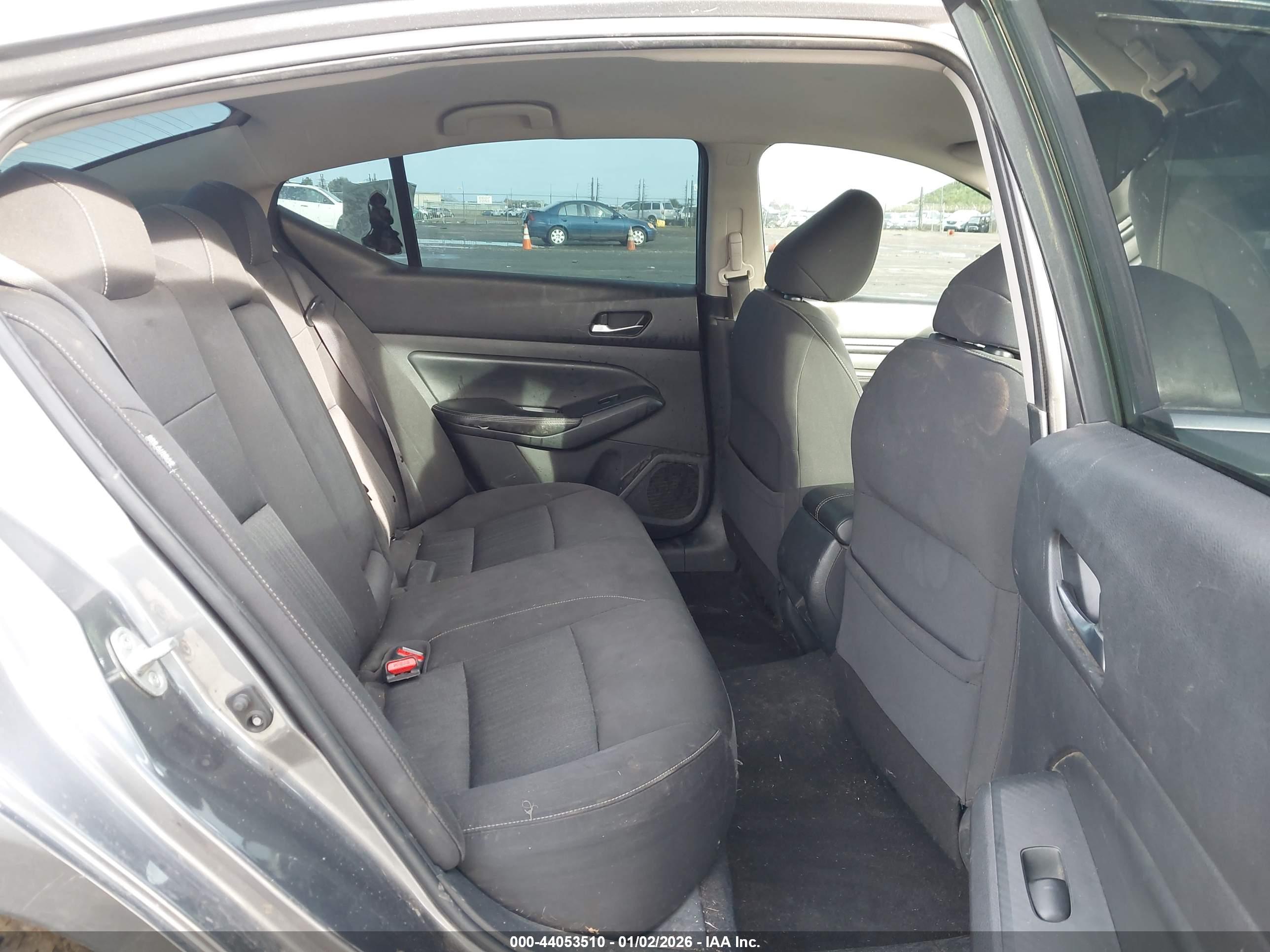 NISSAN ALTIMA image 8