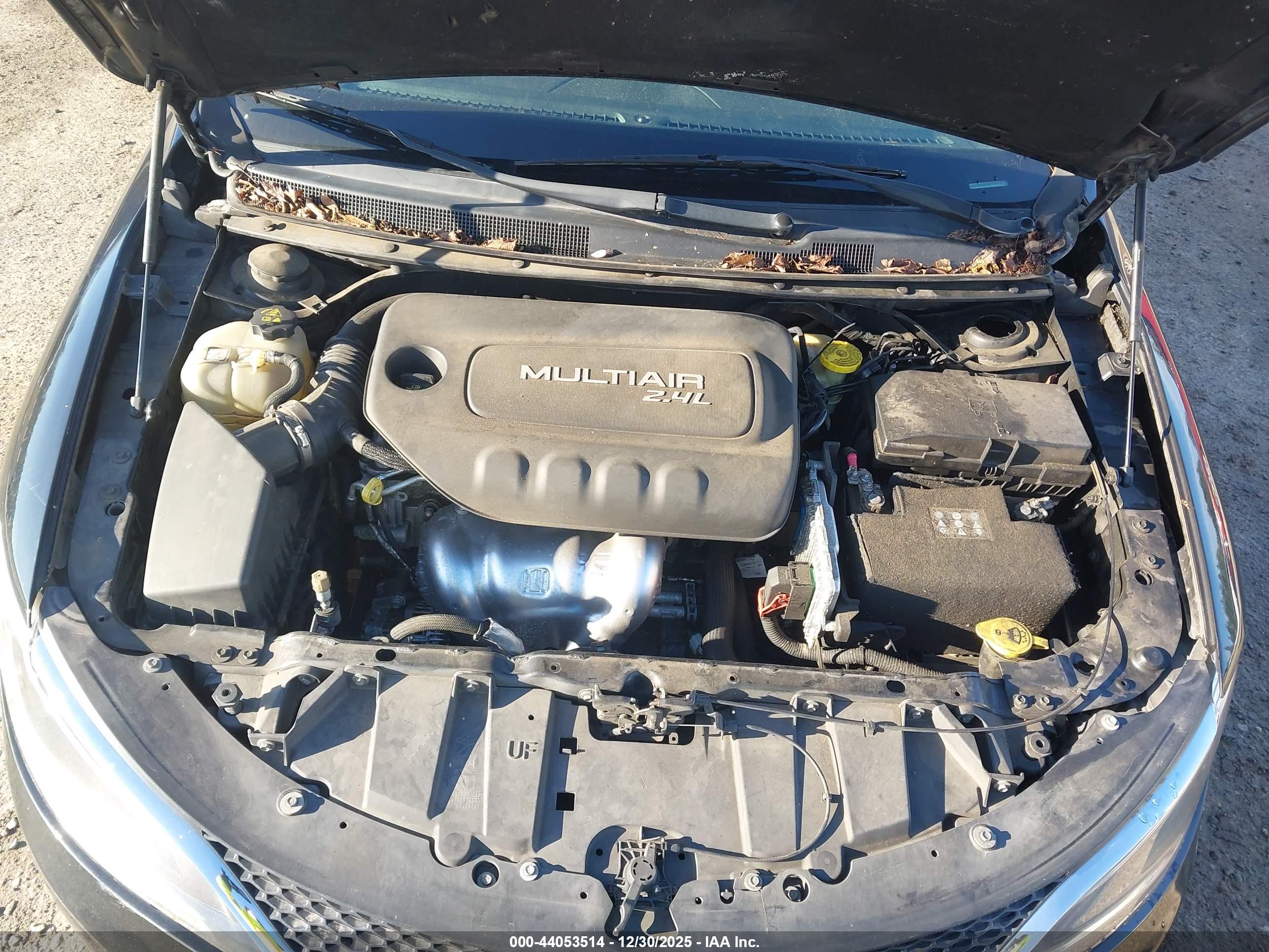 CHRYSLER 200 image 10