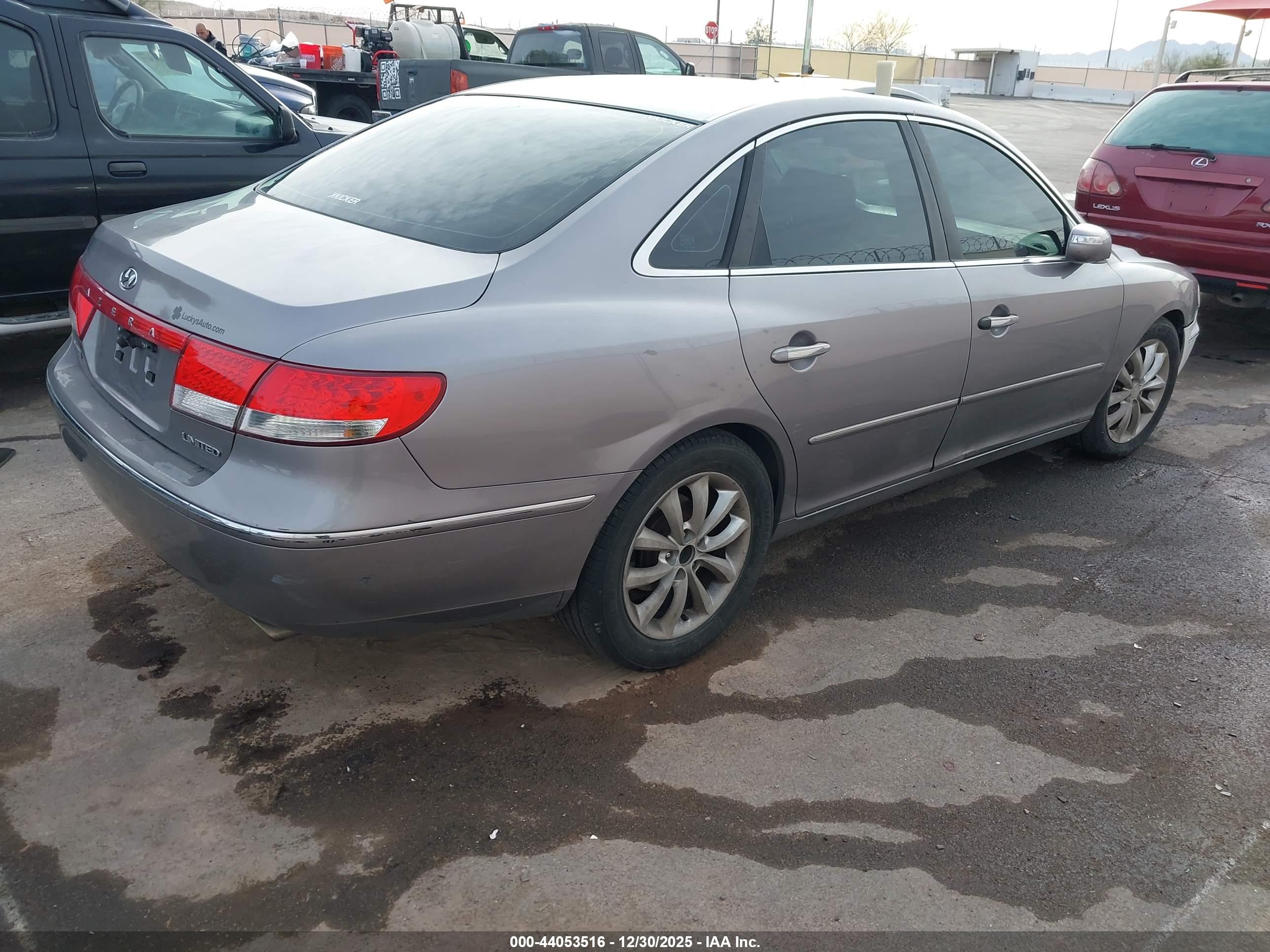 HYUNDAI AZERA image 4