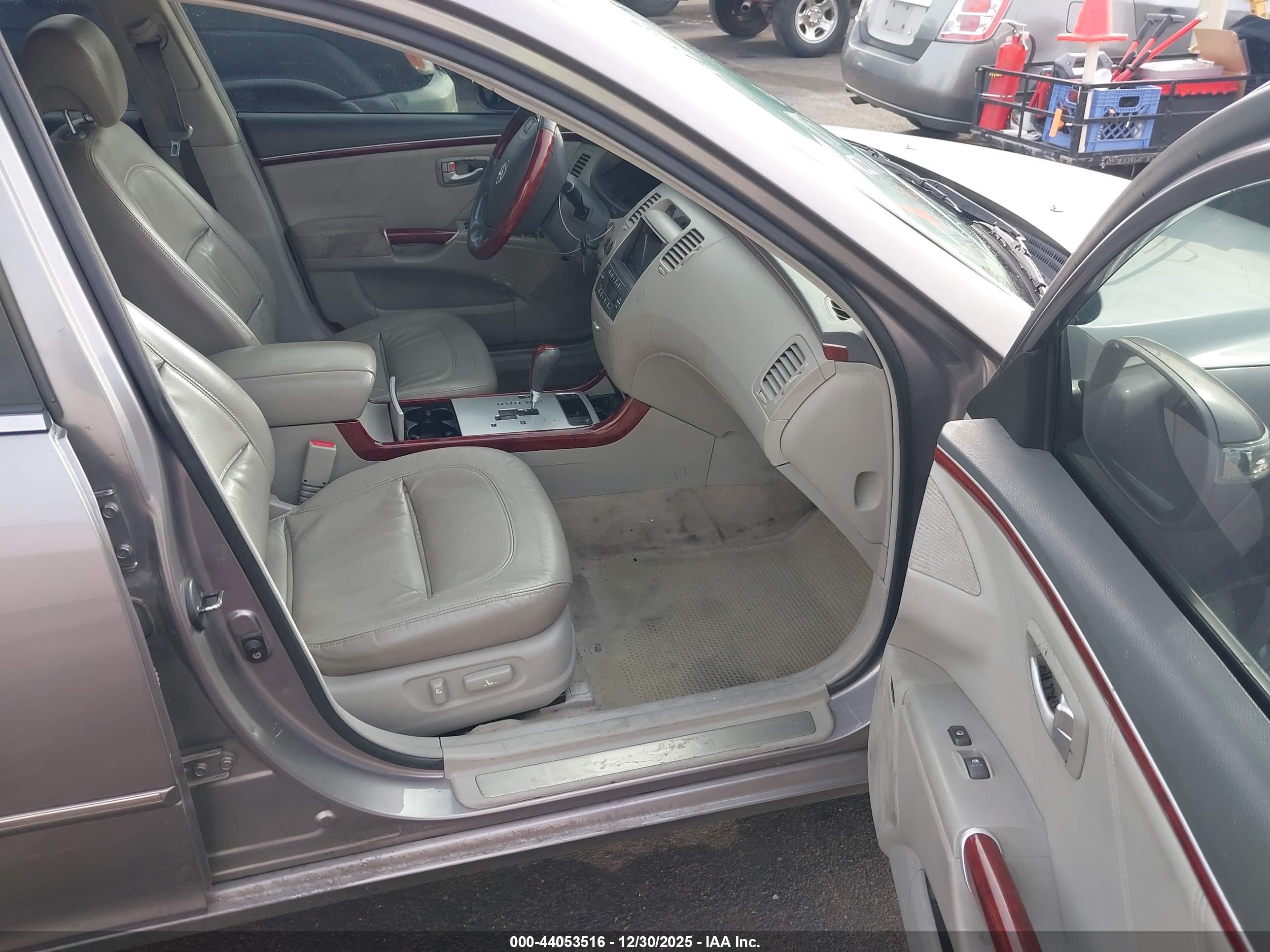 HYUNDAI AZERA image 5