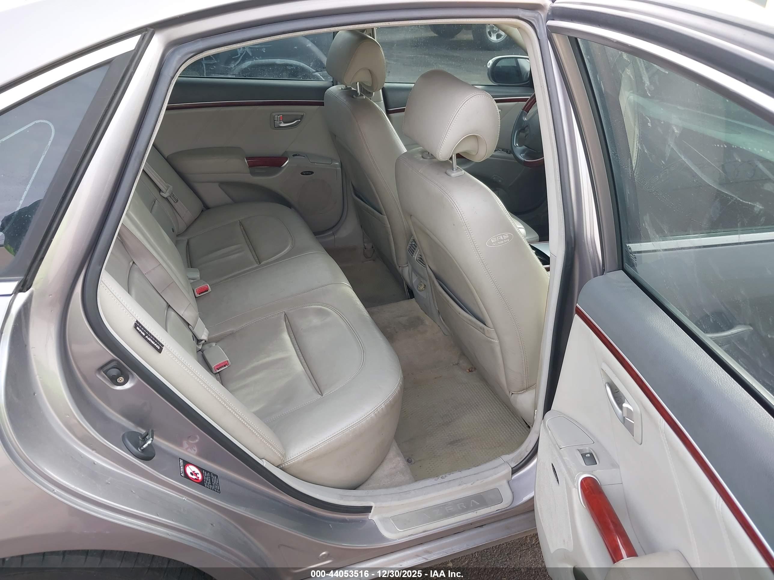 HYUNDAI AZERA image 8