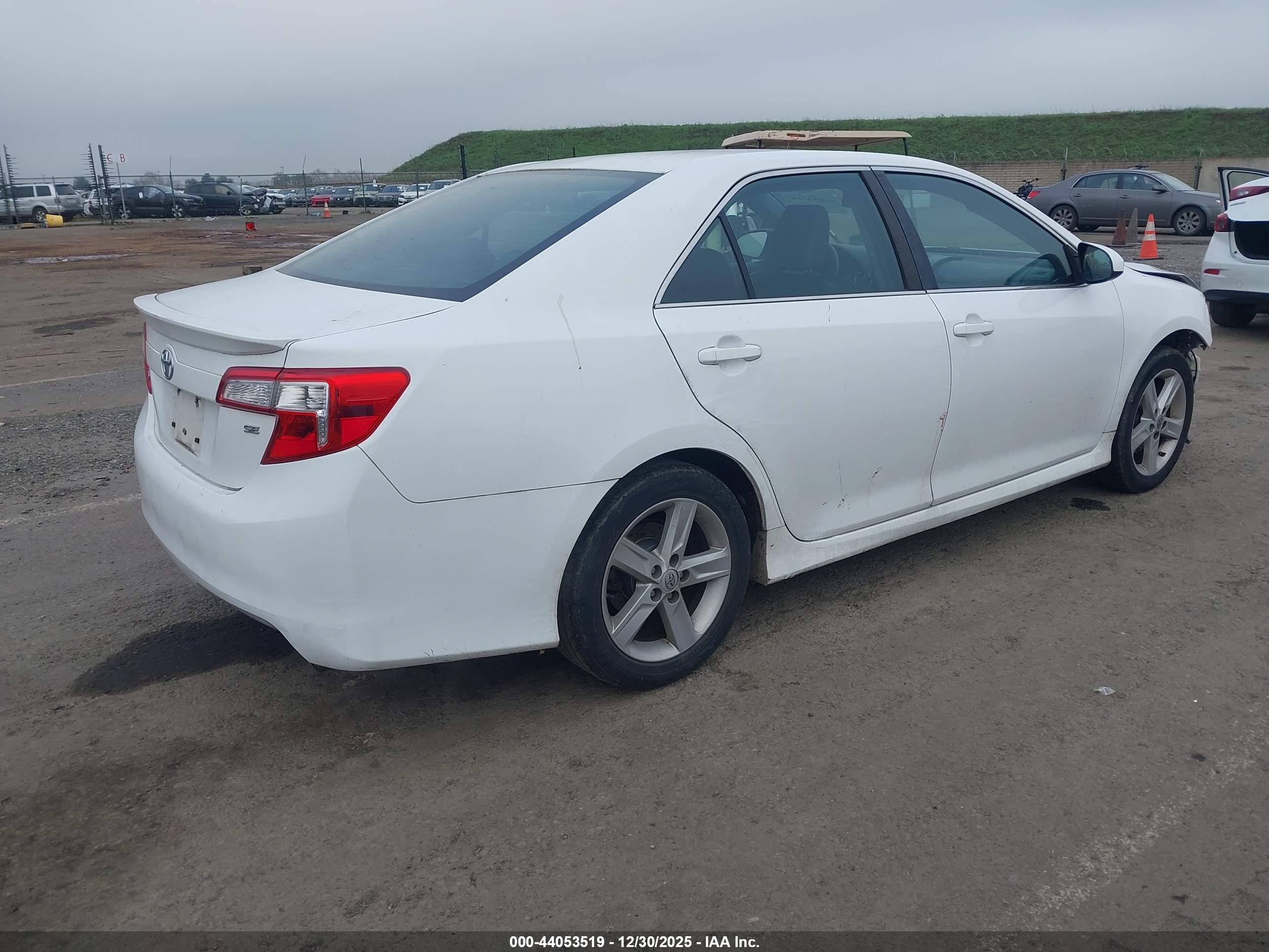 TOYOTA CAMRY image 4