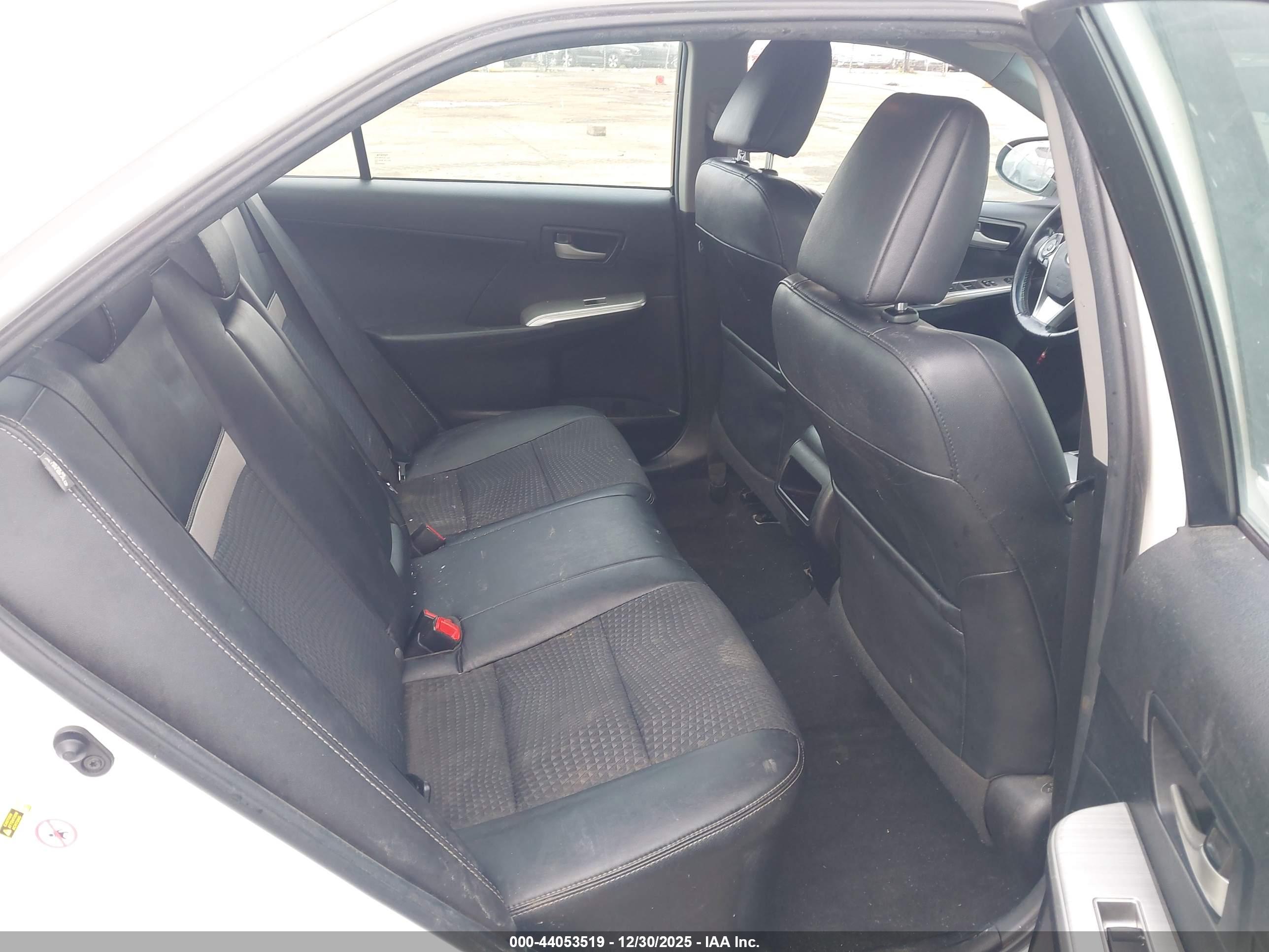 TOYOTA CAMRY image 8