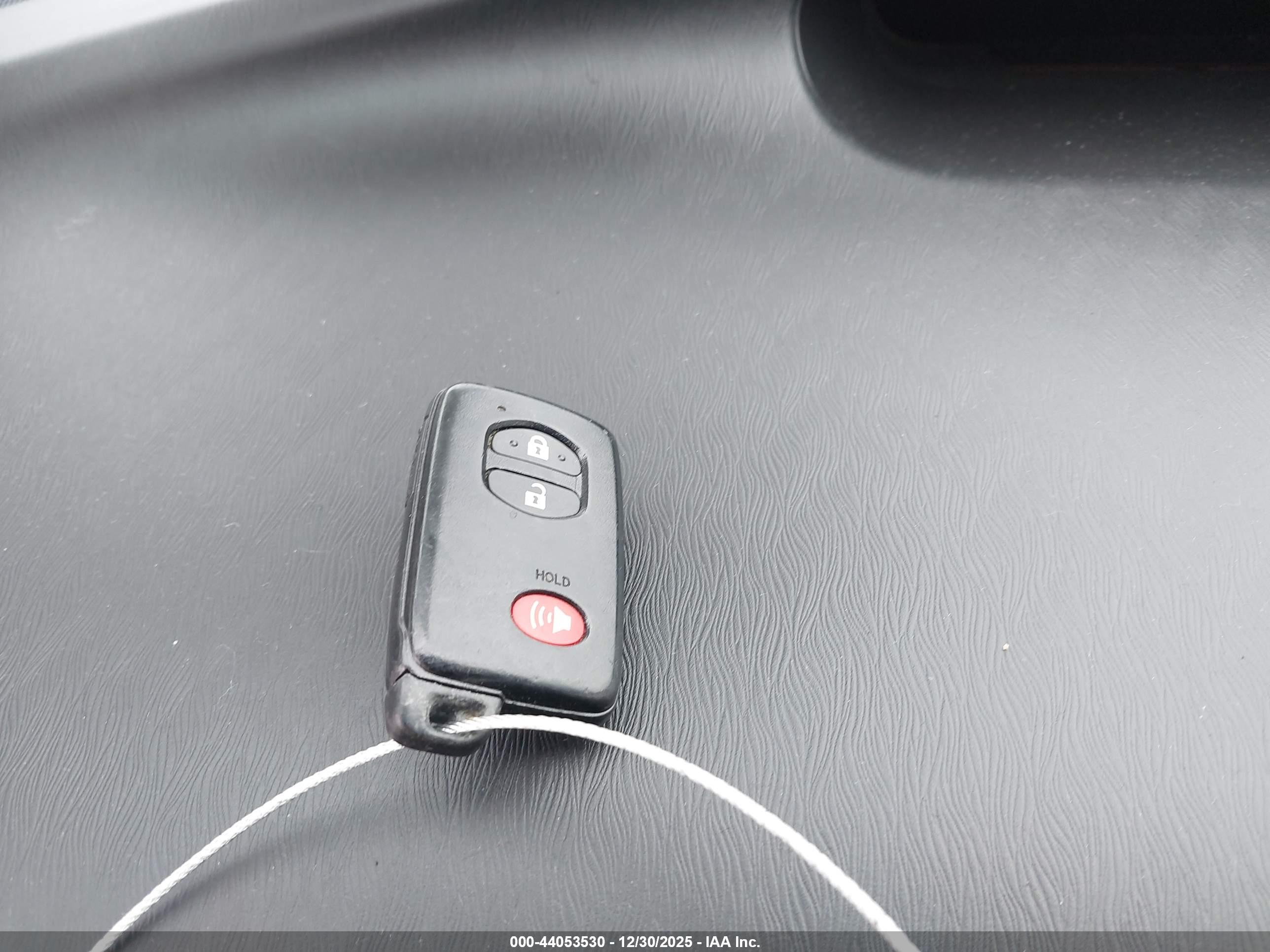 TOYOTA PRIUS image 11