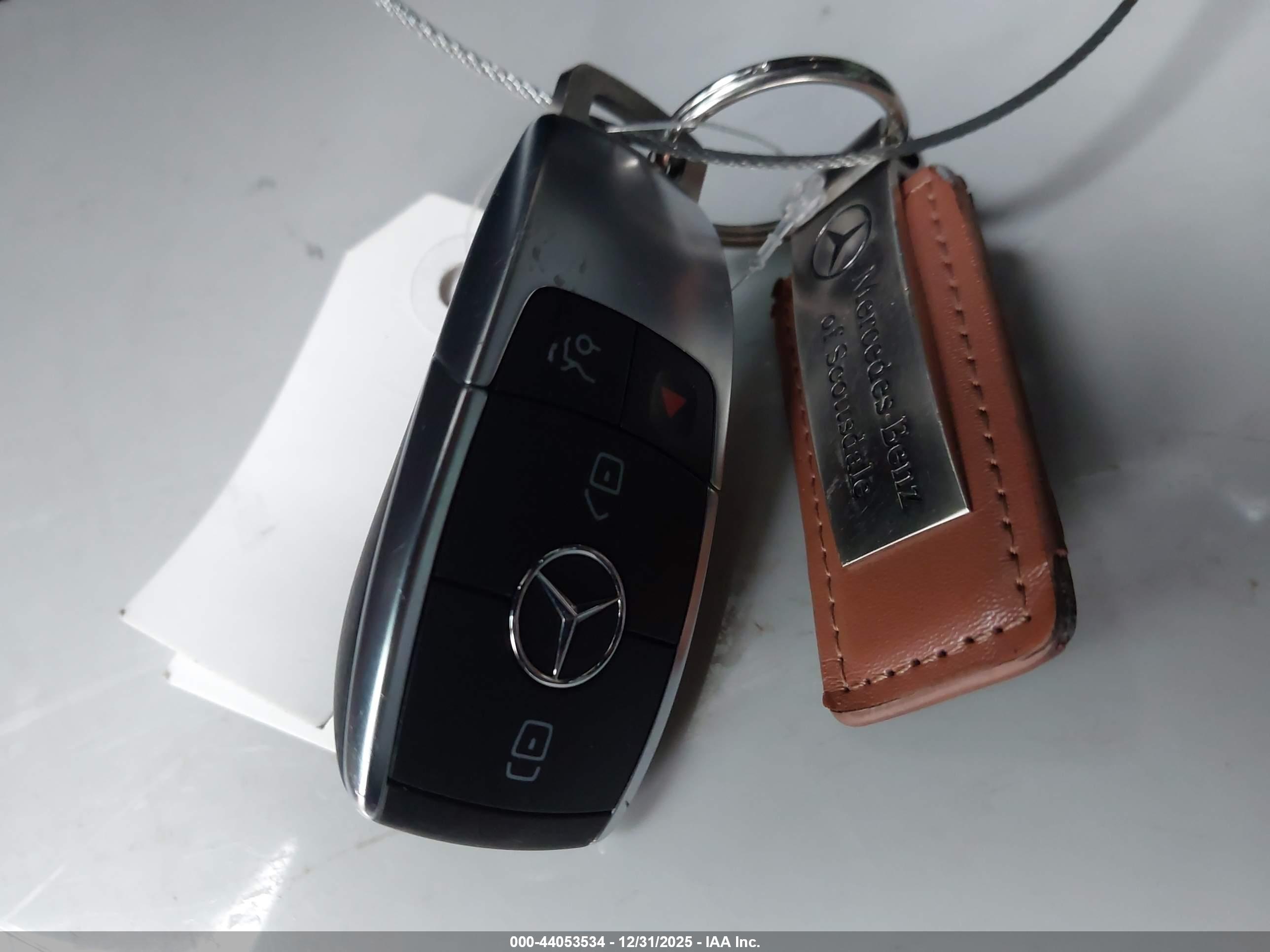 MERCEDES-BENZ GLC image 11