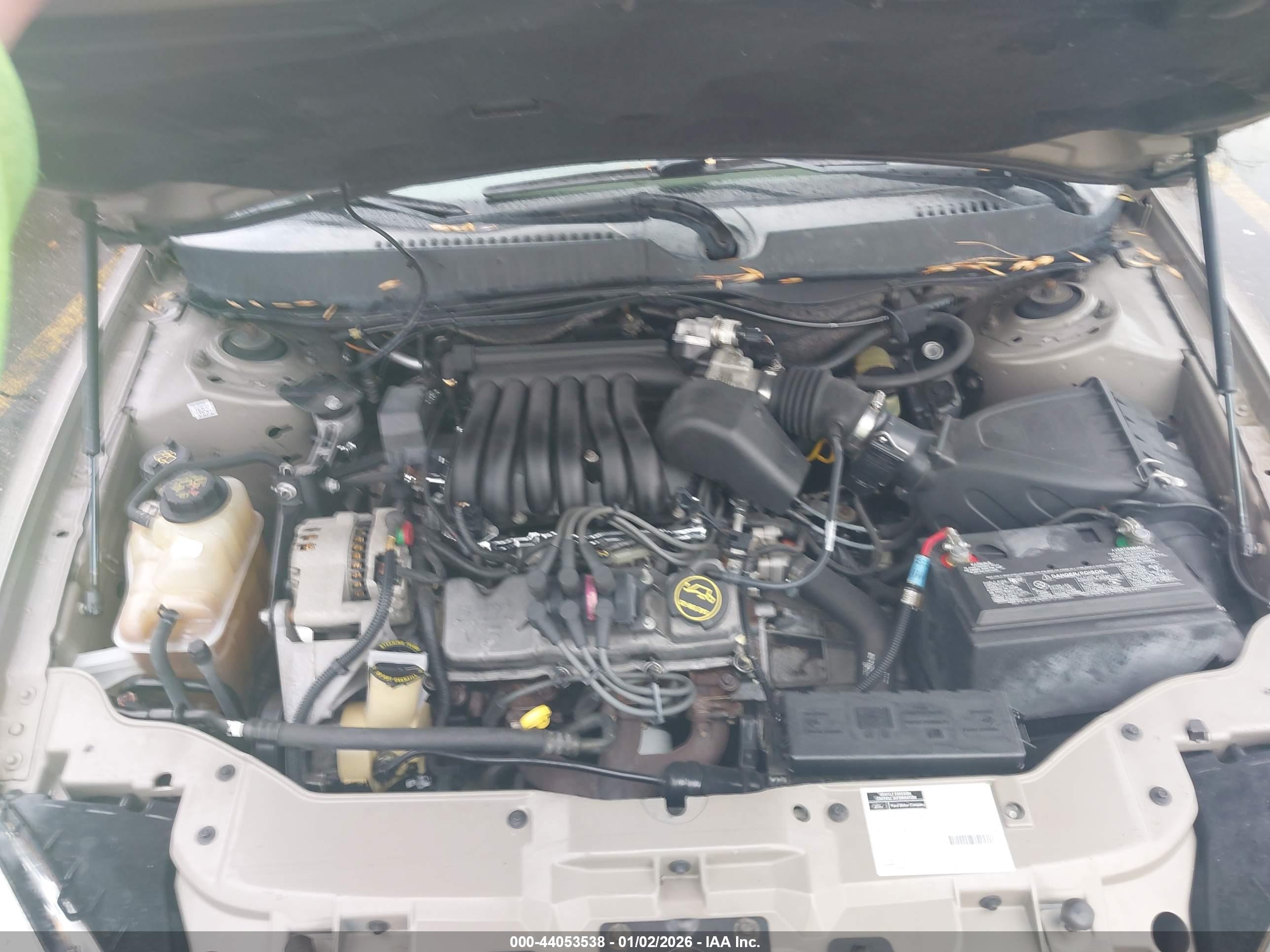 FORD TAURUS image 10