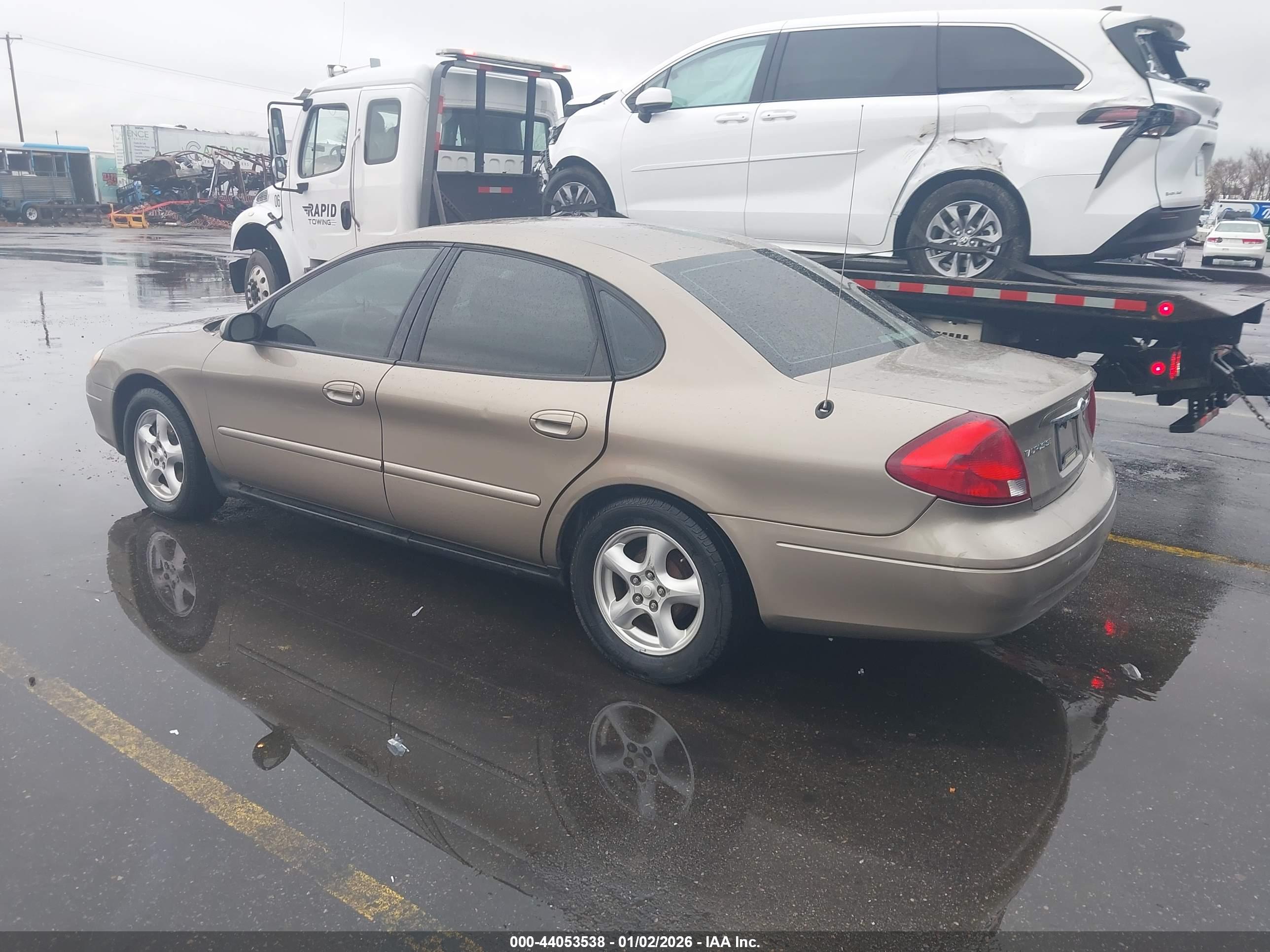 FORD TAURUS image 3
