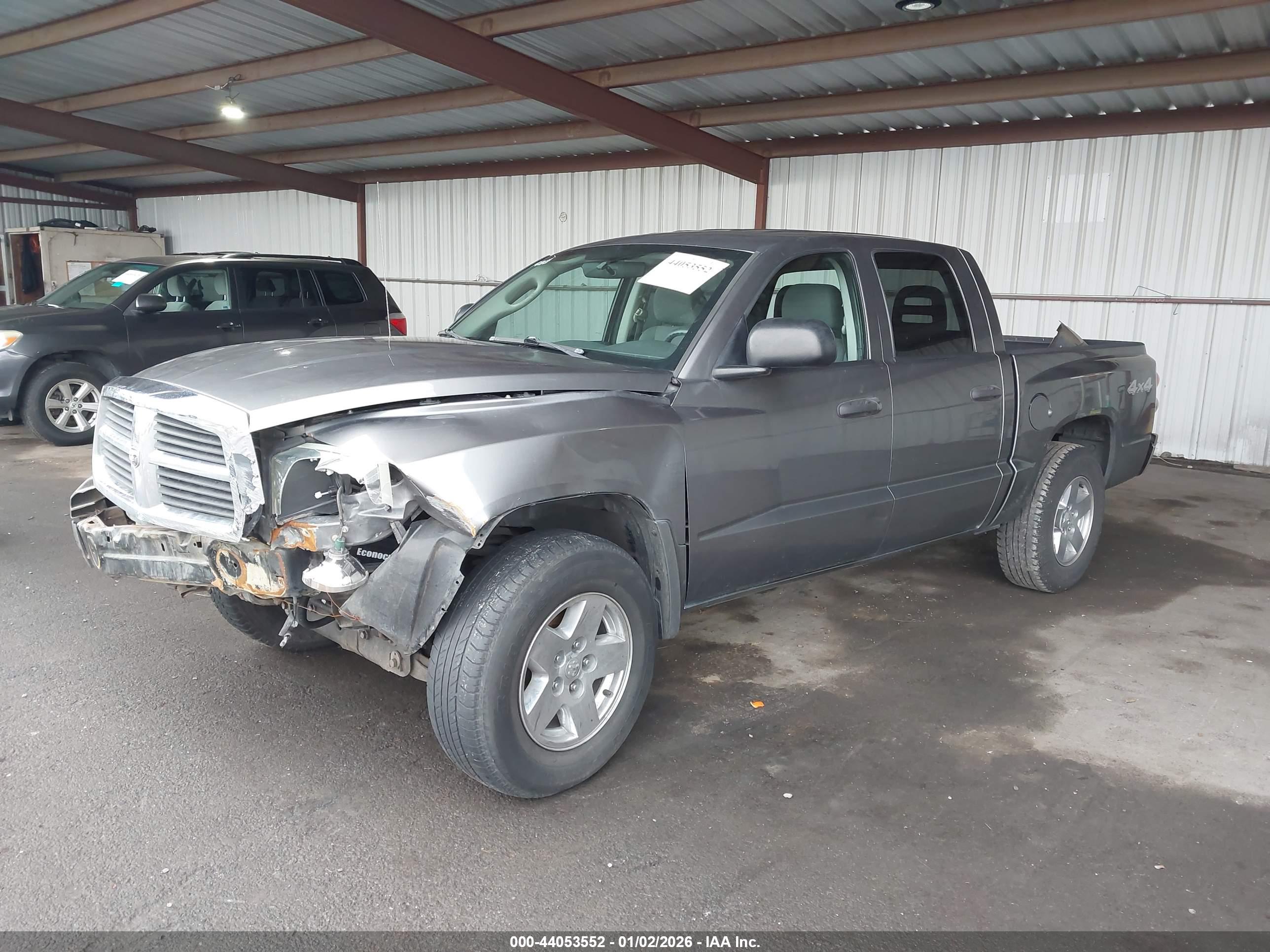 DODGE DAKOTA image 2