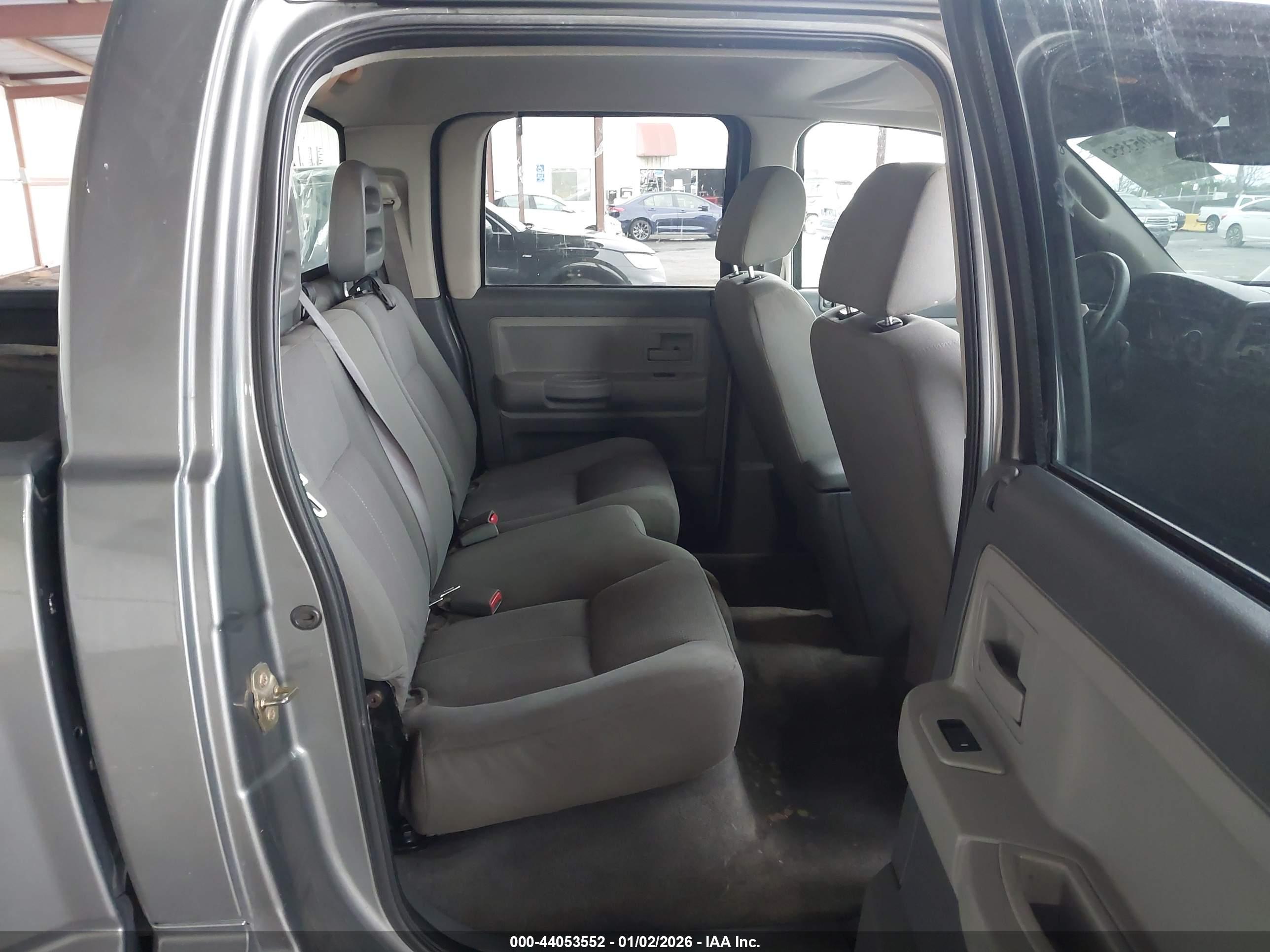 DODGE DAKOTA image 8
