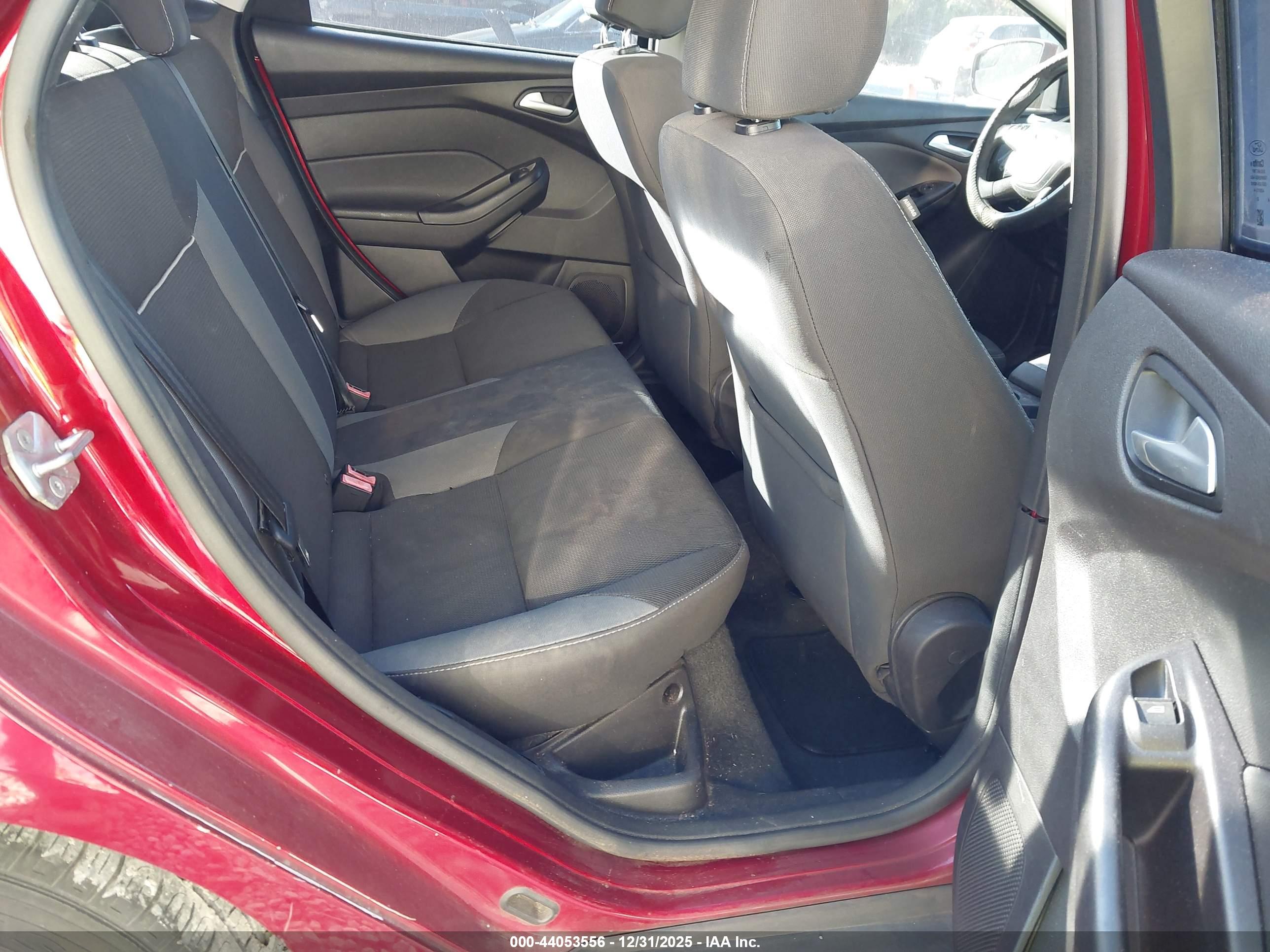 FORD FOCUS image 8