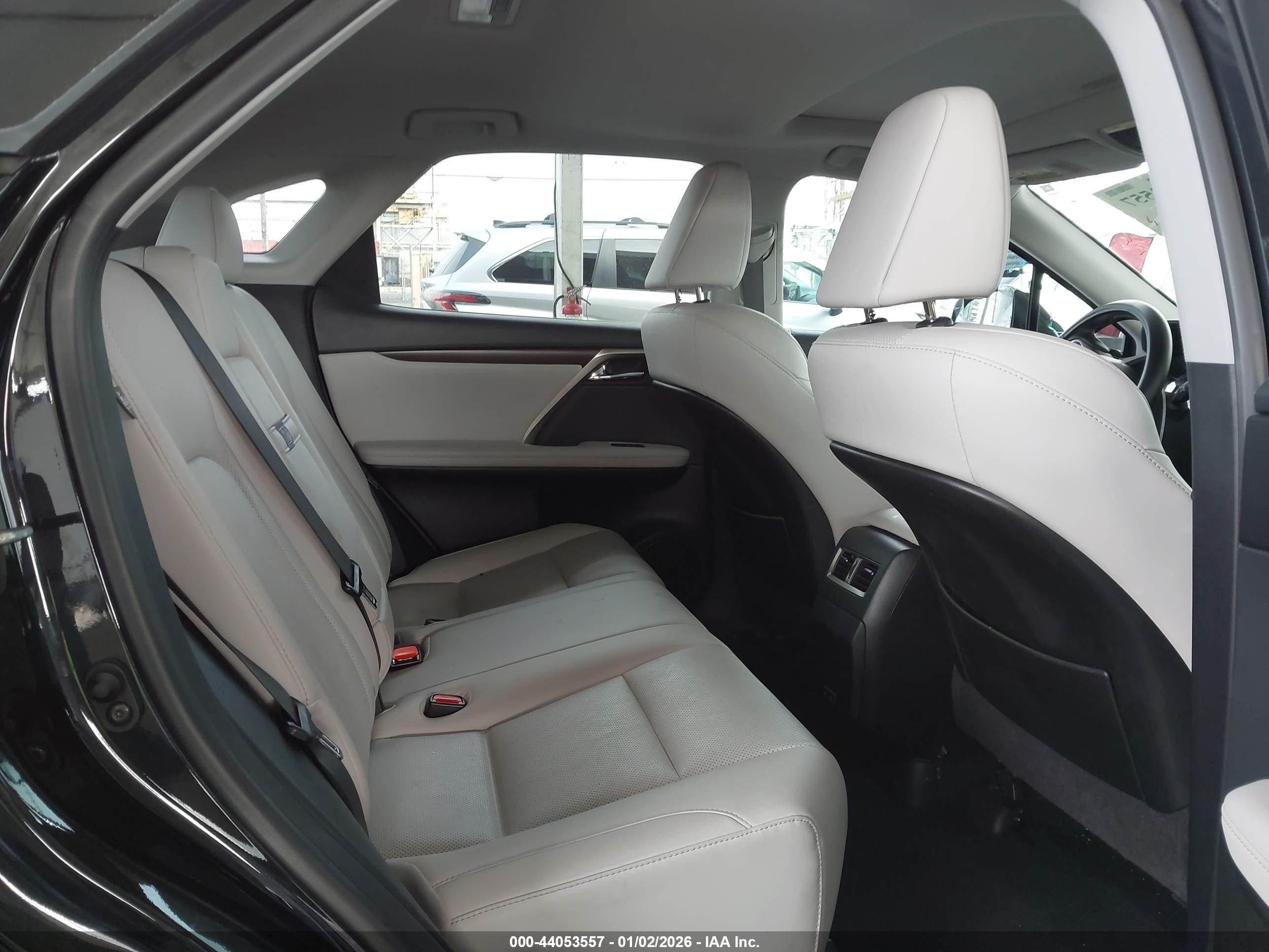 LEXUS RX image 8