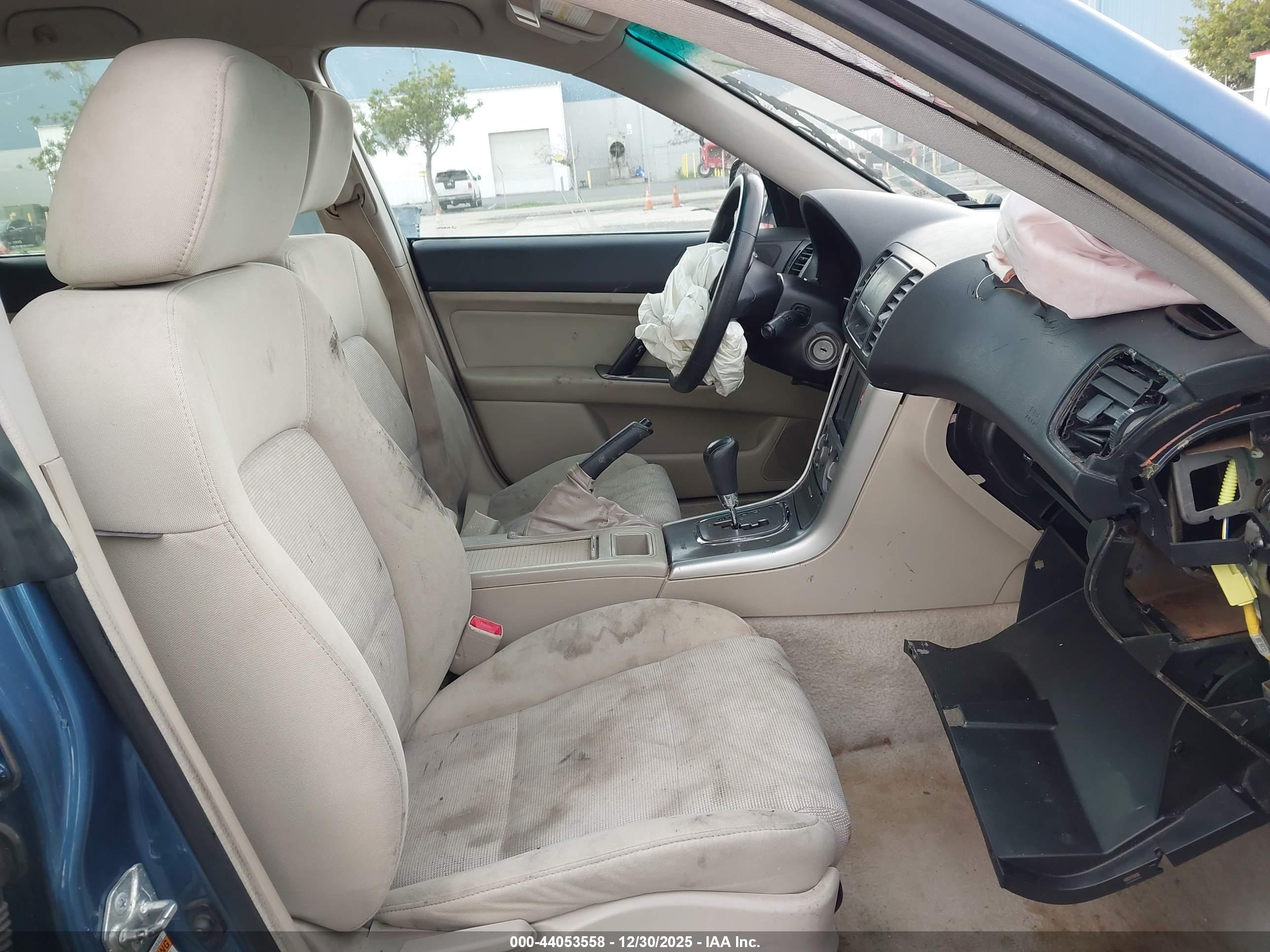 SUBARU OUTBACK image 5