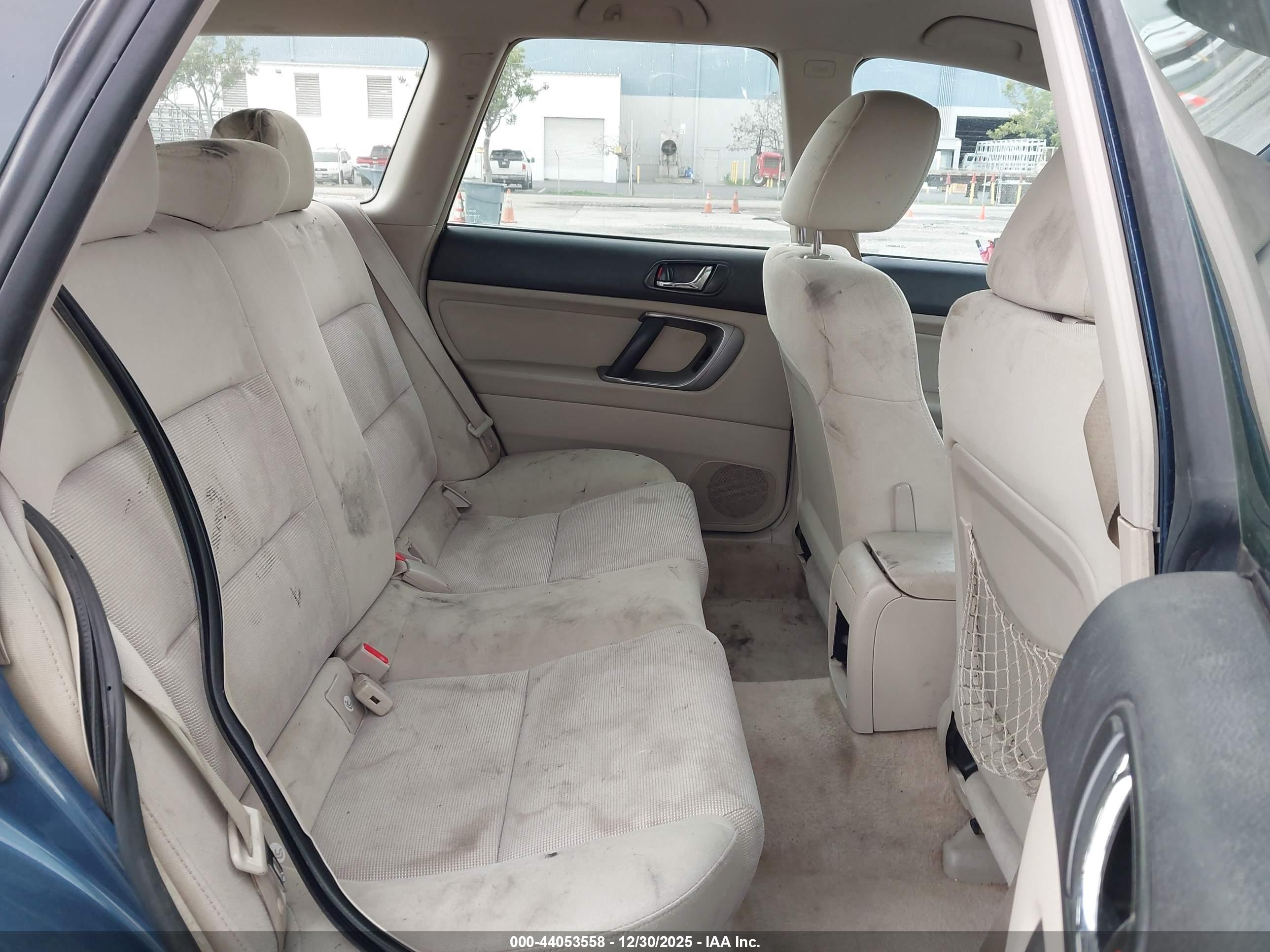 SUBARU OUTBACK image 8