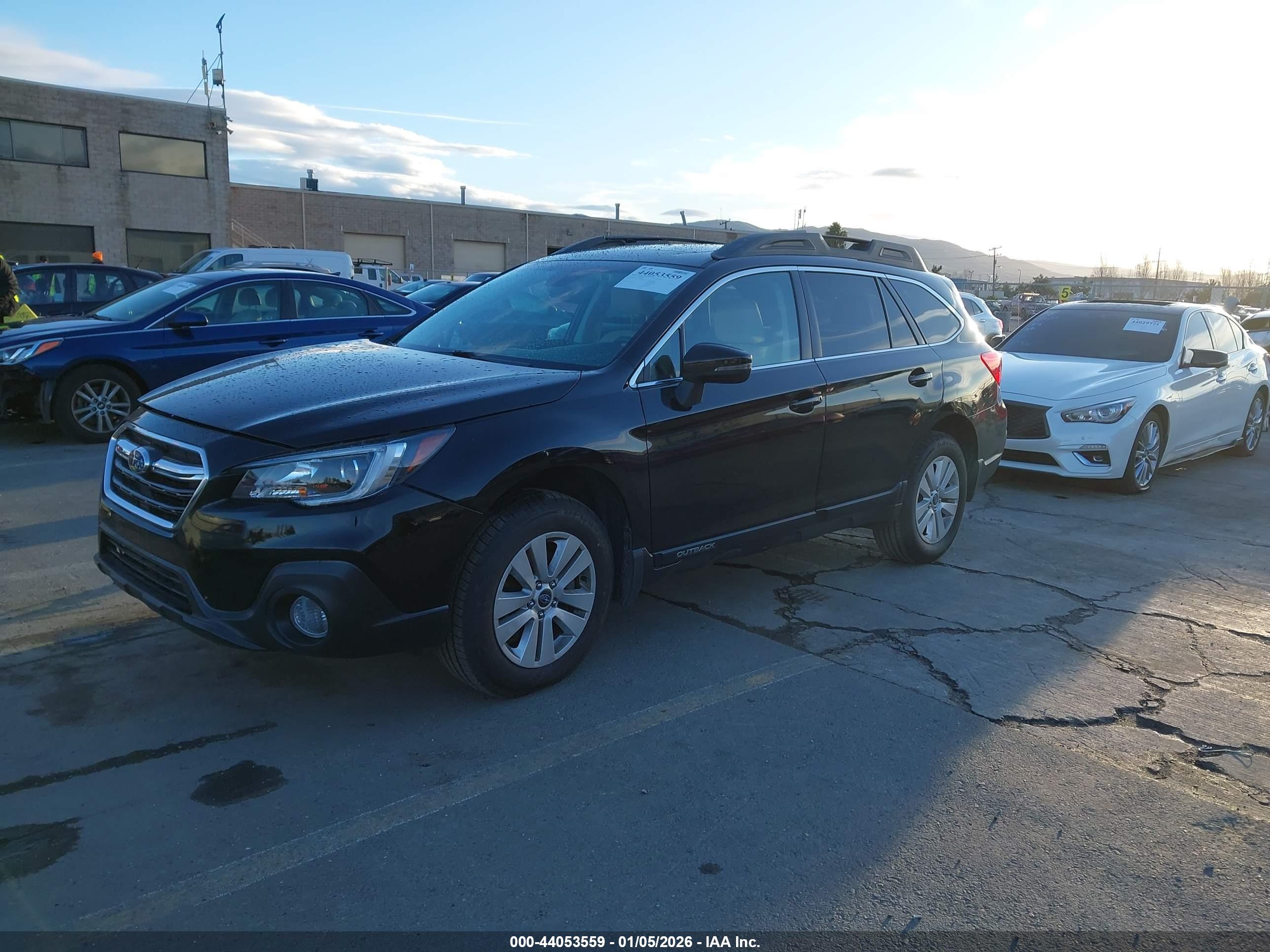 SUBARU OUTBACK image 2