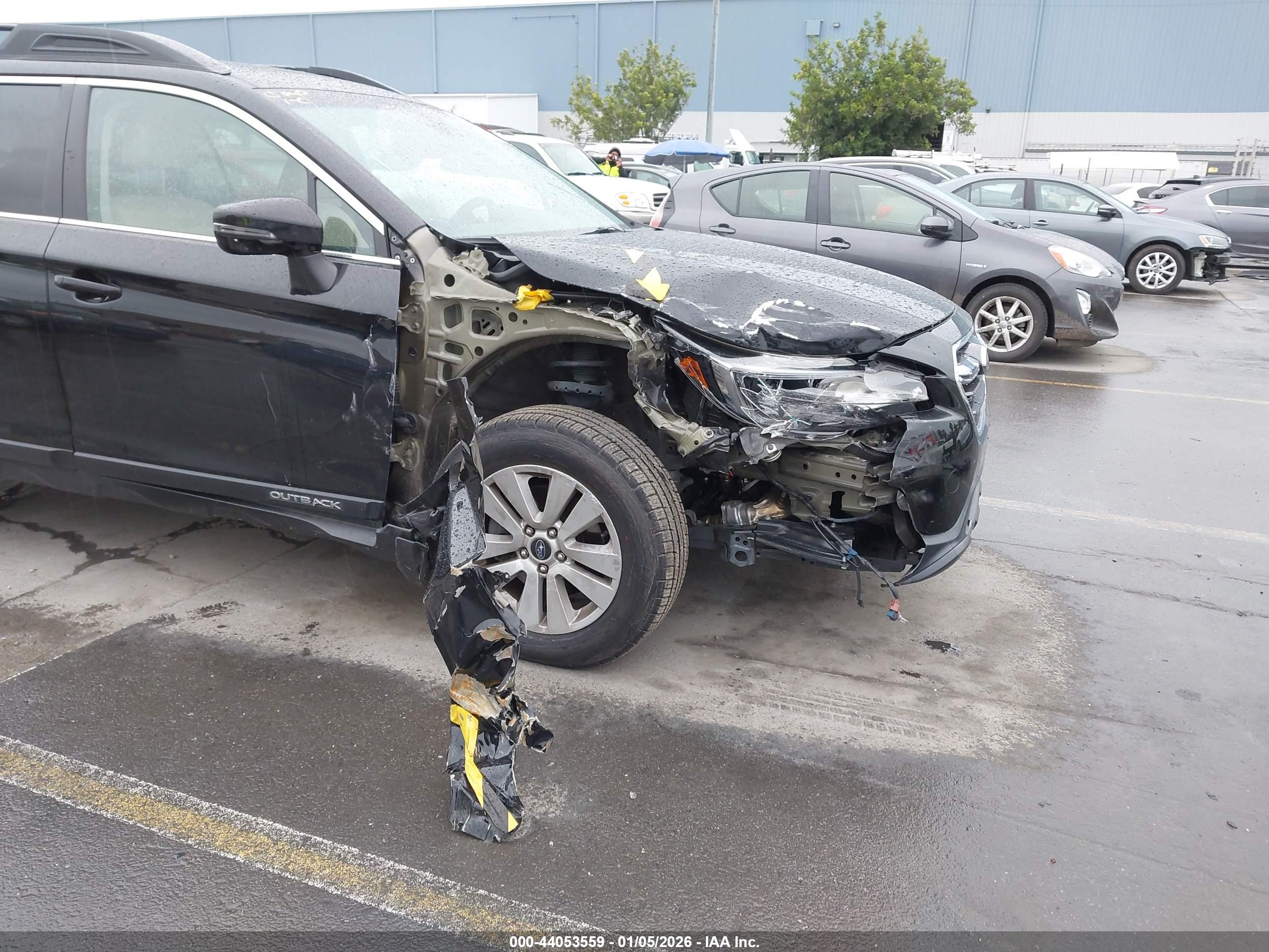 SUBARU OUTBACK image 6
