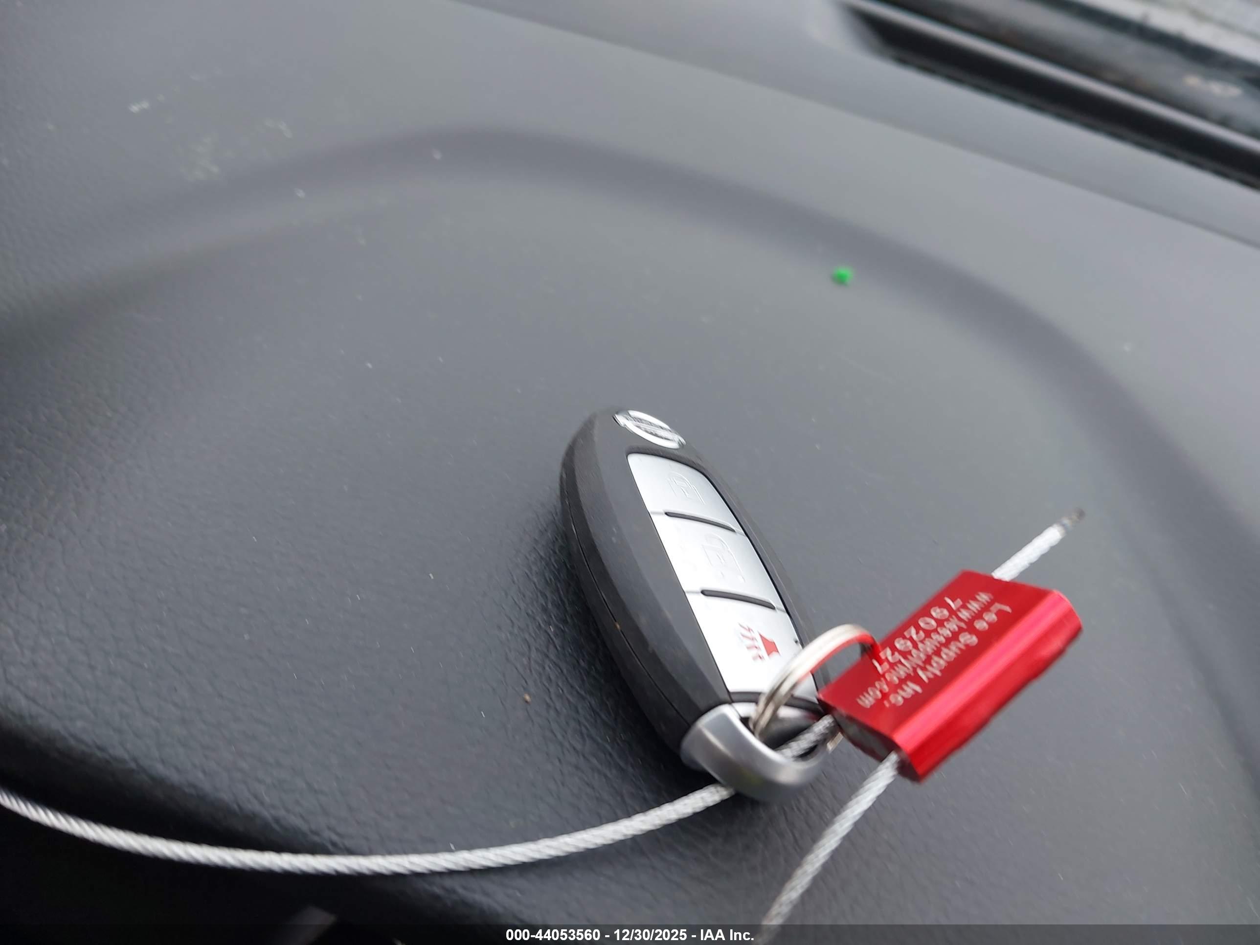 NISSAN ROGUE image 11