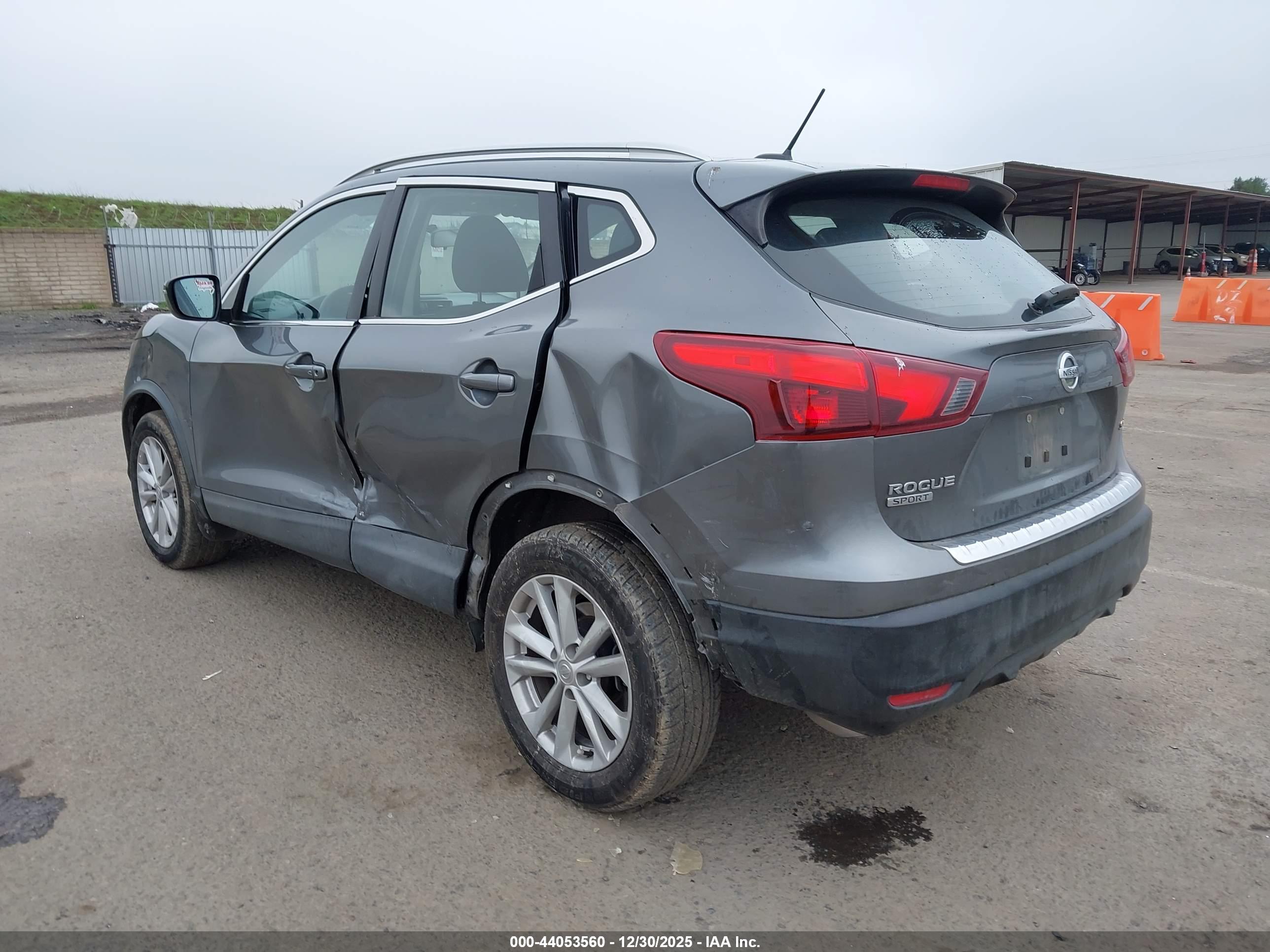 NISSAN ROGUE image 3