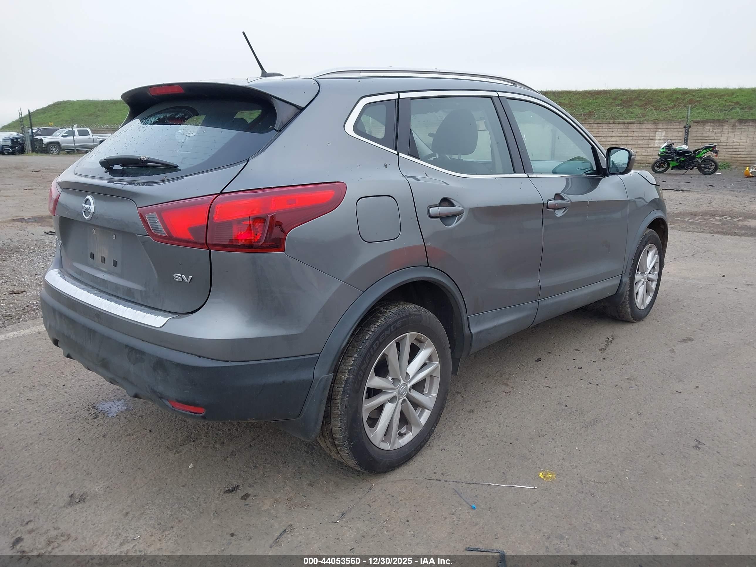 NISSAN ROGUE image 4