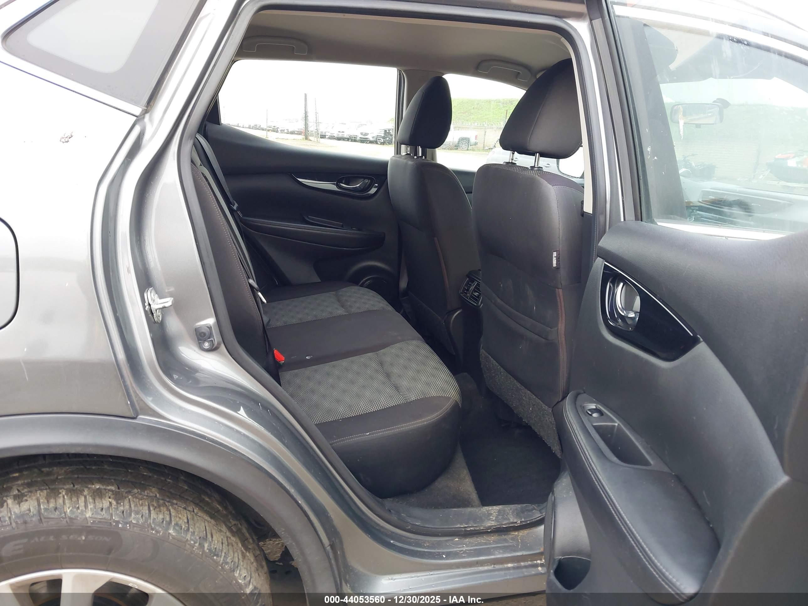 NISSAN ROGUE image 8