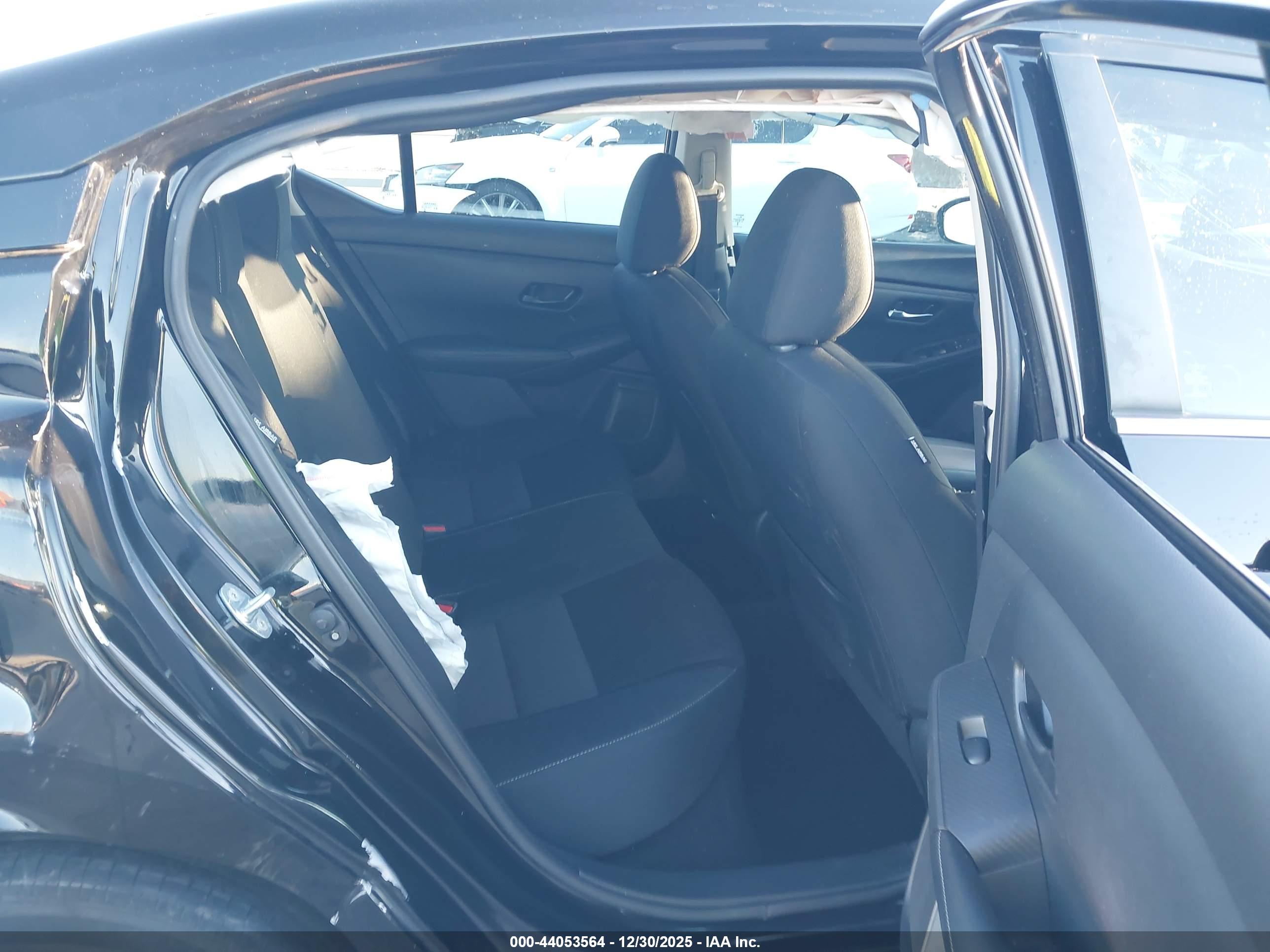 NISSAN SENTRA image 8