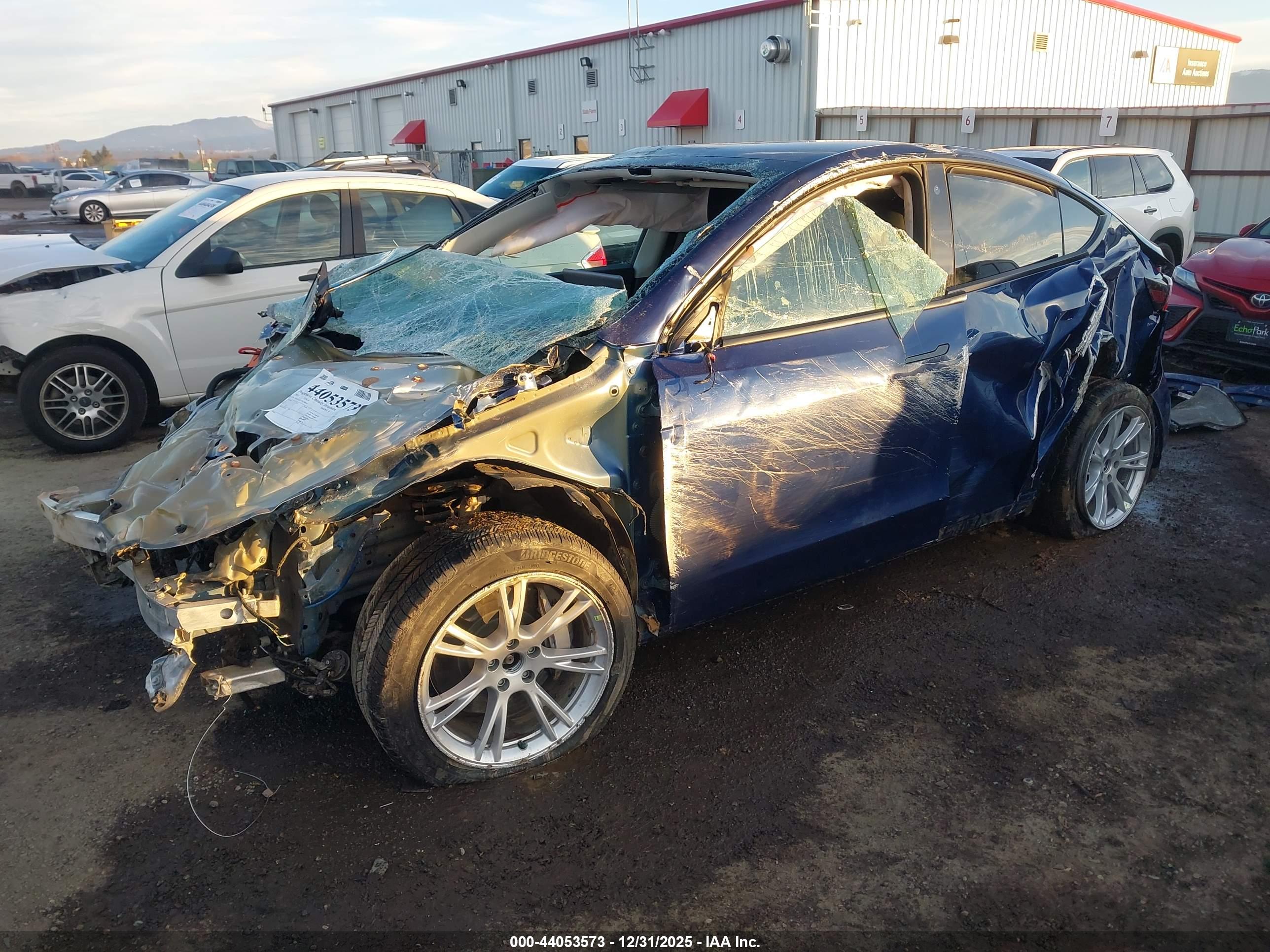 TESLA MODEL image 2