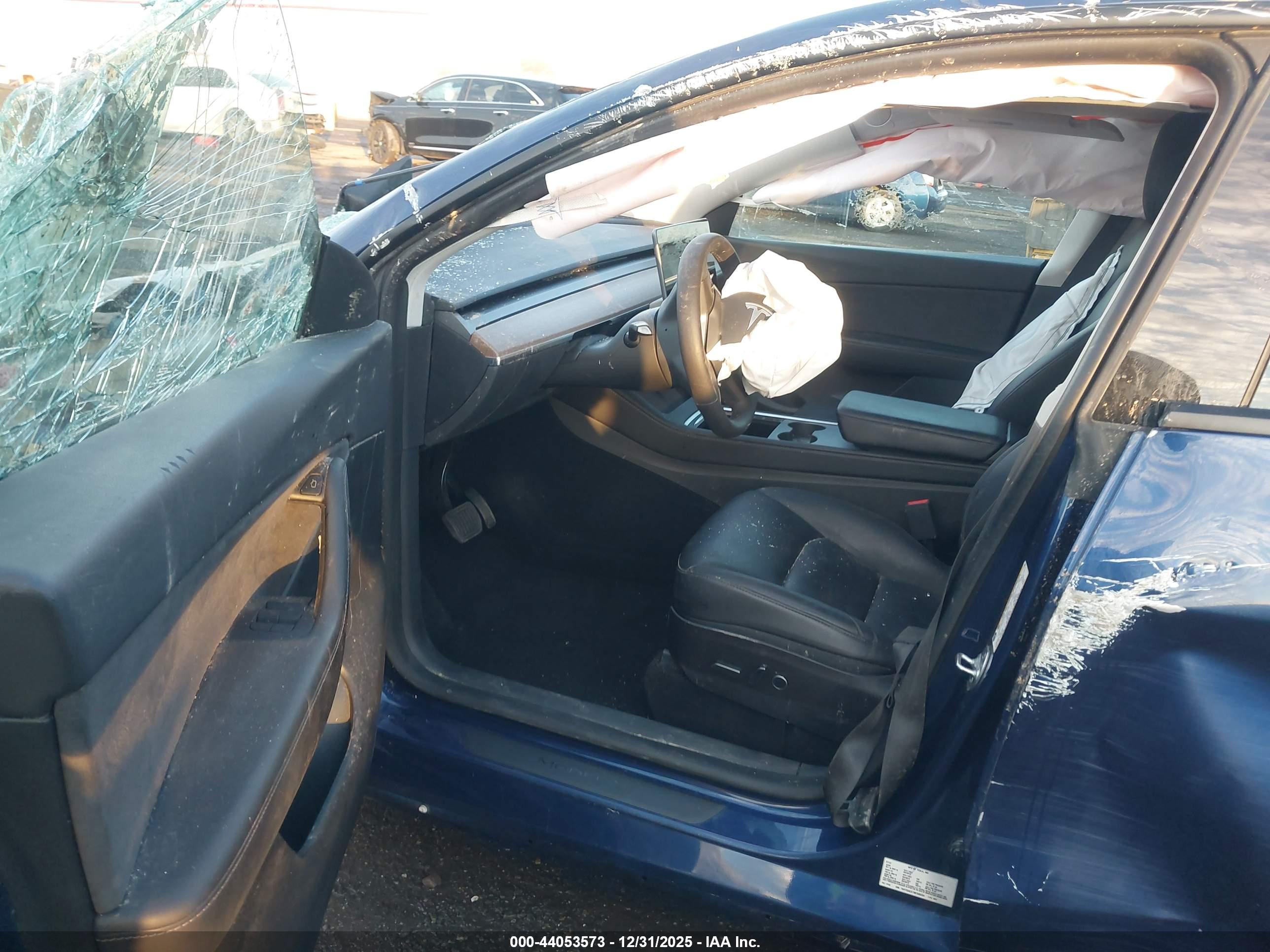 TESLA MODEL image 5