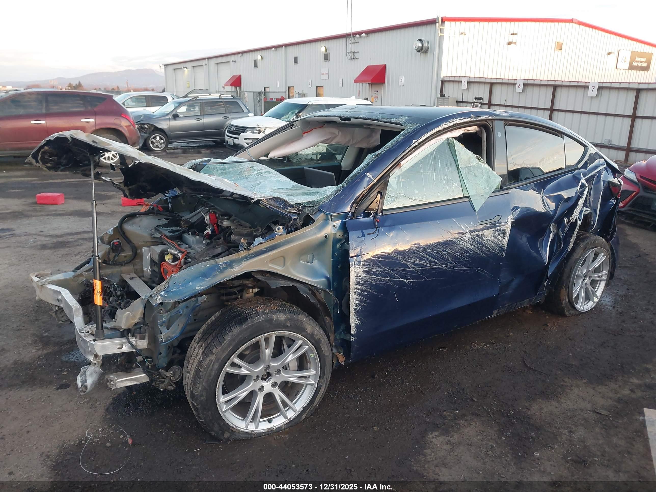 TESLA MODEL image 6