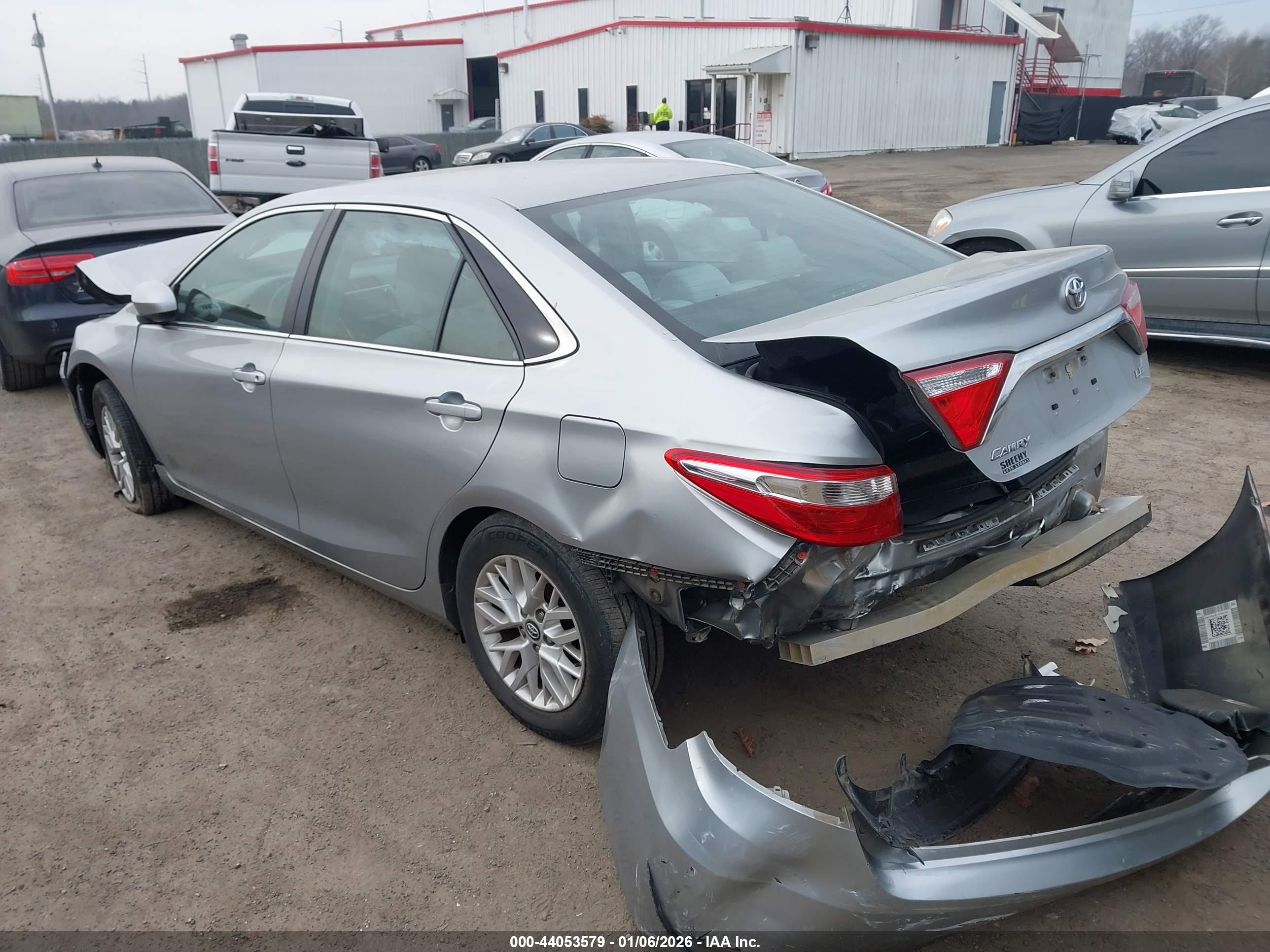 TOYOTA CAMRY image 3